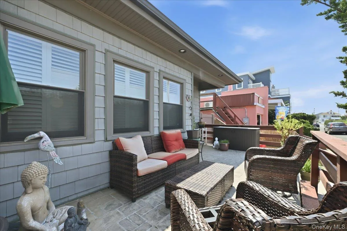 18 Clark Street, Long Beach, NY, 2 Bedrooms Bedrooms, 6 Rooms Rooms,1 BathroomBathrooms,Residential,For Rent,Clark,0,1003080 18 Clark Street, Long Beach, NY, 2 Bedrooms Bedrooms, 6 Rooms Rooms,1 BathroomBathrooms,Residential,For Rent,Clark,0,1003080