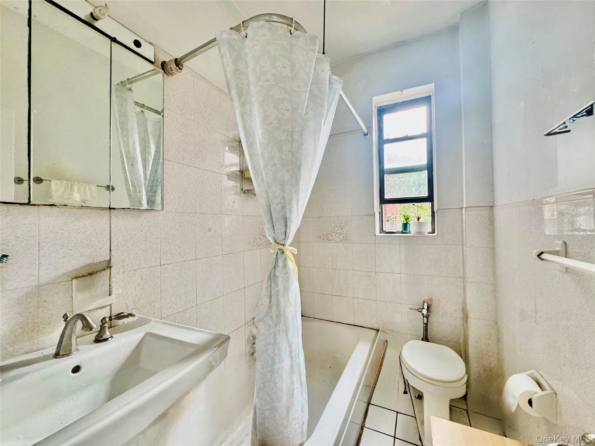 117-14 Union Turnpike, New York, NY, 2 Bedrooms Bedrooms, 4 Rooms Rooms,1 BathroomBathrooms,Residential,For Rent,Union,0,1003081 117-14 Union Turnpike, New York, NY, 2 Bedrooms Bedrooms, 4 Rooms Rooms,1 BathroomBathrooms,Residential,For Rent,Union,0,1003081