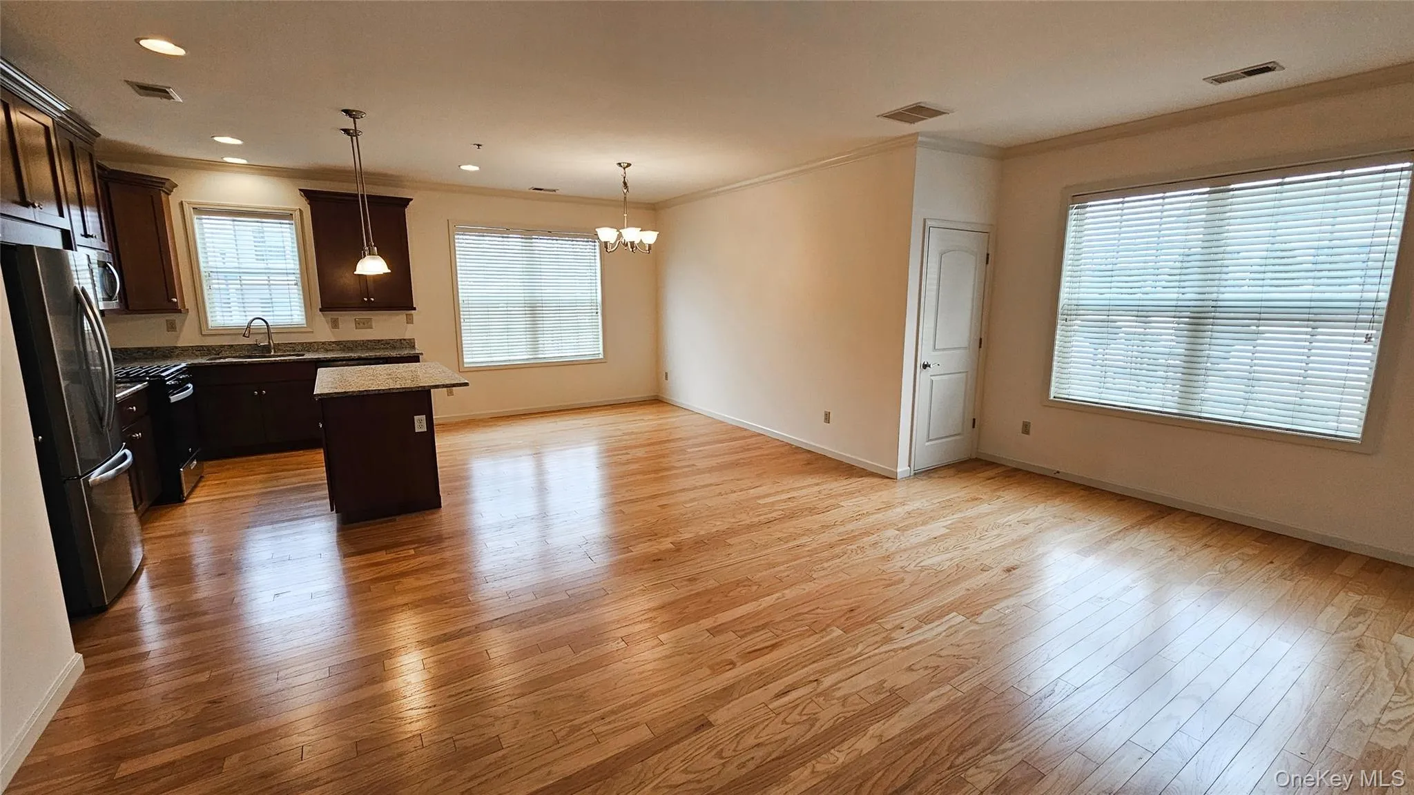 Open Floor Plan Living Room/Dining Room/Kitchen Open Floor Plan Living Room/Dining Room/Kitchen