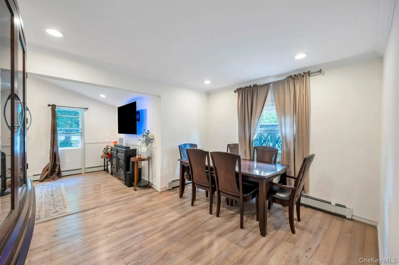 2506 Pond Road, Islip, NY, 4 Bedrooms Bedrooms, 8 Rooms Rooms,2 BathroomsBathrooms,Residential,For Rent,Pond,0,1003095 2506 Pond Road, Islip, NY, 4 Bedrooms Bedrooms, 8 Rooms Rooms,2 BathroomsBathrooms,Residential,For Rent,Pond,0,1003095