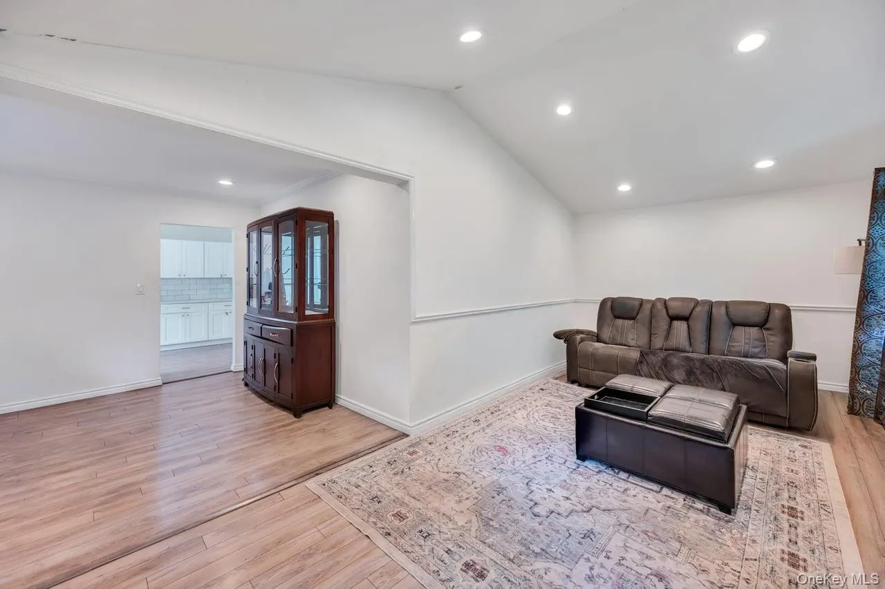 2506 Pond Road, Islip, NY, 4 Bedrooms Bedrooms, 8 Rooms Rooms,2 BathroomsBathrooms,Residential,For Rent,Pond,0,1003095 2506 Pond Road, Islip, NY, 4 Bedrooms Bedrooms, 8 Rooms Rooms,2 BathroomsBathrooms,Residential,For Rent,Pond,0,1003095