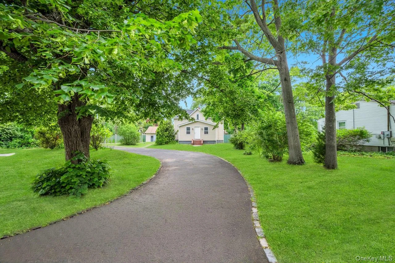 2506 Pond Road, Islip, NY, 4 Bedrooms Bedrooms, 8 Rooms Rooms,2 BathroomsBathrooms,Residential,For Rent,Pond,0,1003095 2506 Pond Road, Islip, NY, 4 Bedrooms Bedrooms, 8 Rooms Rooms,2 BathroomsBathrooms,Residential,For Rent,Pond,0,1003095