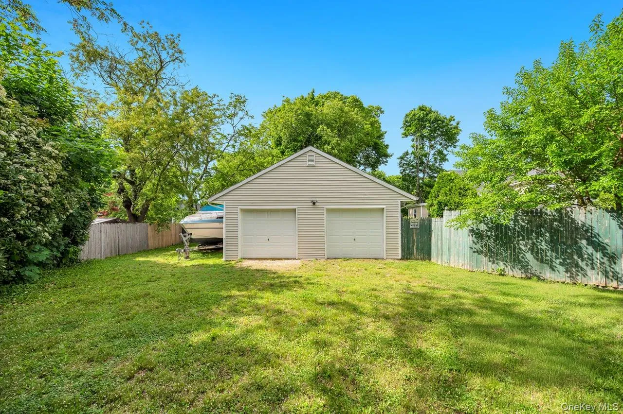2506 Pond Road, Islip, NY, 4 Bedrooms Bedrooms, 8 Rooms Rooms,2 BathroomsBathrooms,Residential,For Rent,Pond,0,1003095 2506 Pond Road, Islip, NY, 4 Bedrooms Bedrooms, 8 Rooms Rooms,2 BathroomsBathrooms,Residential,For Rent,Pond,0,1003095