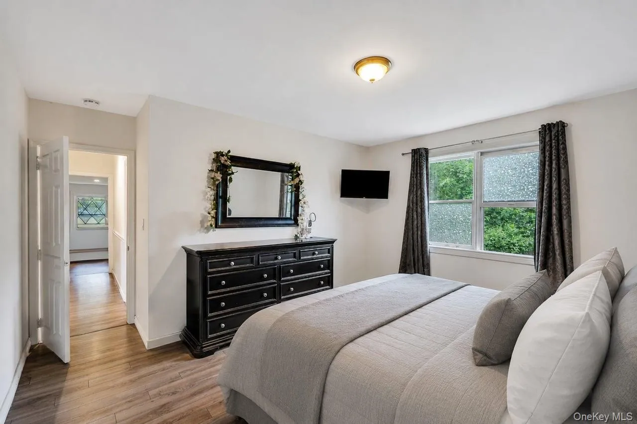 2506 Pond Road, Islip, NY, 4 Bedrooms Bedrooms, 8 Rooms Rooms,2 BathroomsBathrooms,Residential,For Rent,Pond,0,1003095 2506 Pond Road, Islip, NY, 4 Bedrooms Bedrooms, 8 Rooms Rooms,2 BathroomsBathrooms,Residential,For Rent,Pond,0,1003095