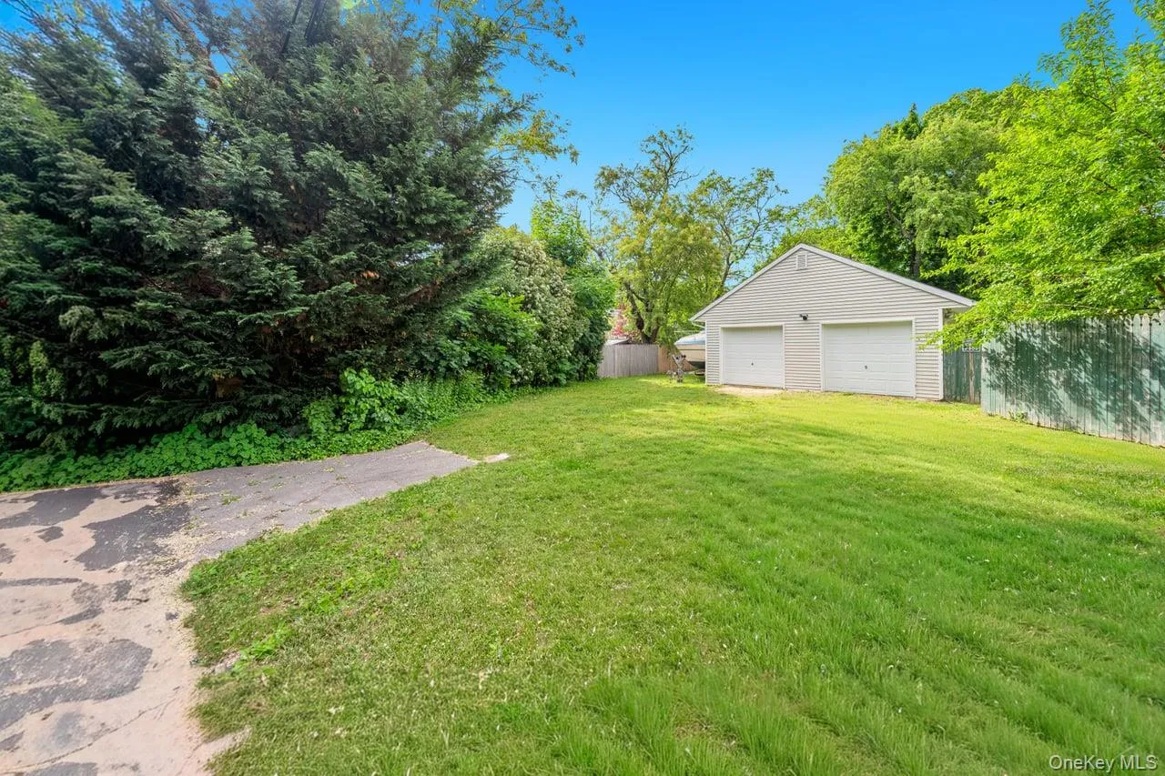 2506 Pond Road, Islip, NY, 4 Bedrooms Bedrooms, 8 Rooms Rooms,2 BathroomsBathrooms,Residential,For Rent,Pond,0,1003095 2506 Pond Road, Islip, NY, 4 Bedrooms Bedrooms, 8 Rooms Rooms,2 BathroomsBathrooms,Residential,For Rent,Pond,0,1003095