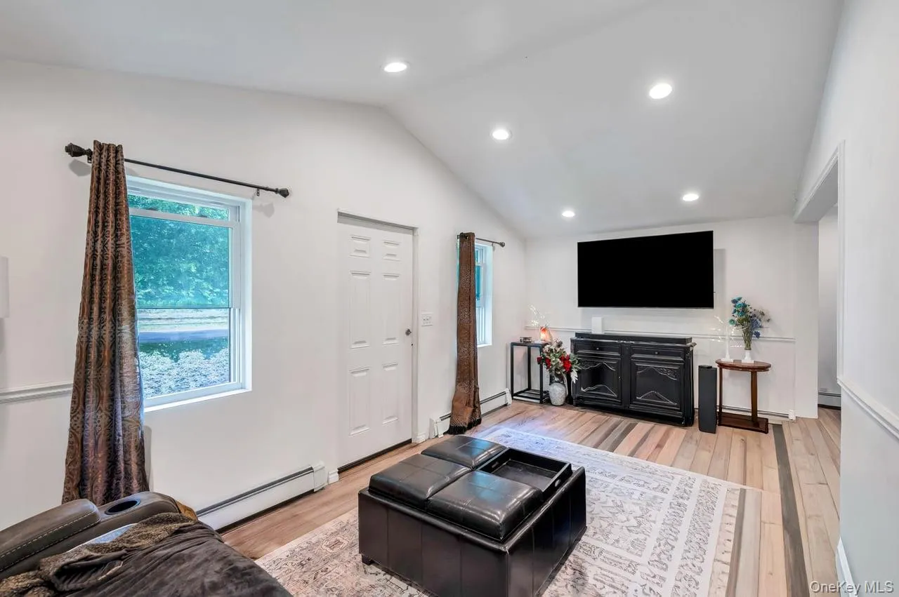 2506 Pond Road, Islip, NY, 4 Bedrooms Bedrooms, 8 Rooms Rooms,2 BathroomsBathrooms,Residential,For Rent,Pond,0,1003095 2506 Pond Road, Islip, NY, 4 Bedrooms Bedrooms, 8 Rooms Rooms,2 BathroomsBathrooms,Residential,For Rent,Pond,0,1003095