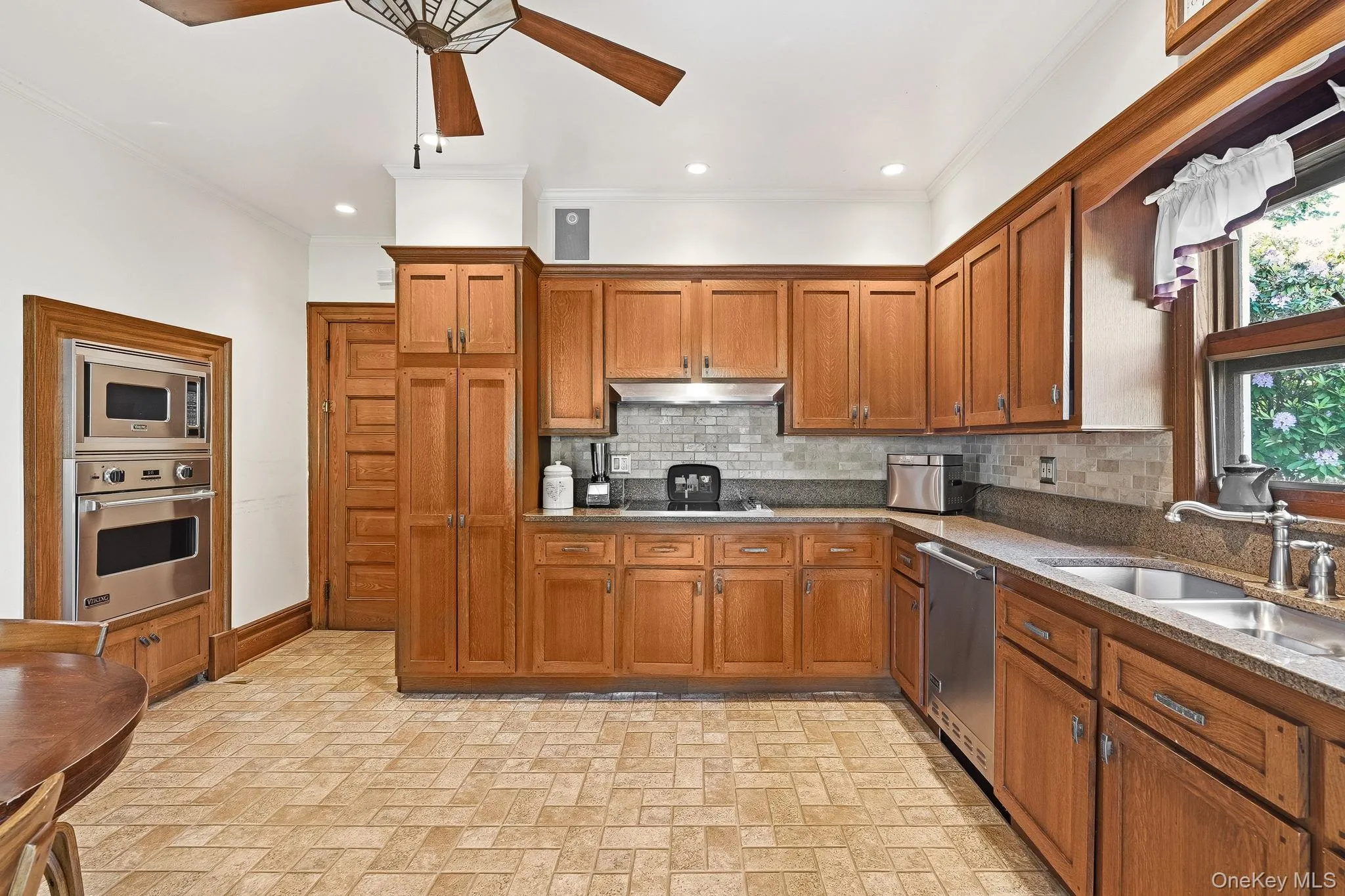 A chef-inspired kitchen blending function, style, and exceptional storage. A chef-inspired kitchen blending function, style, and exceptional storage.