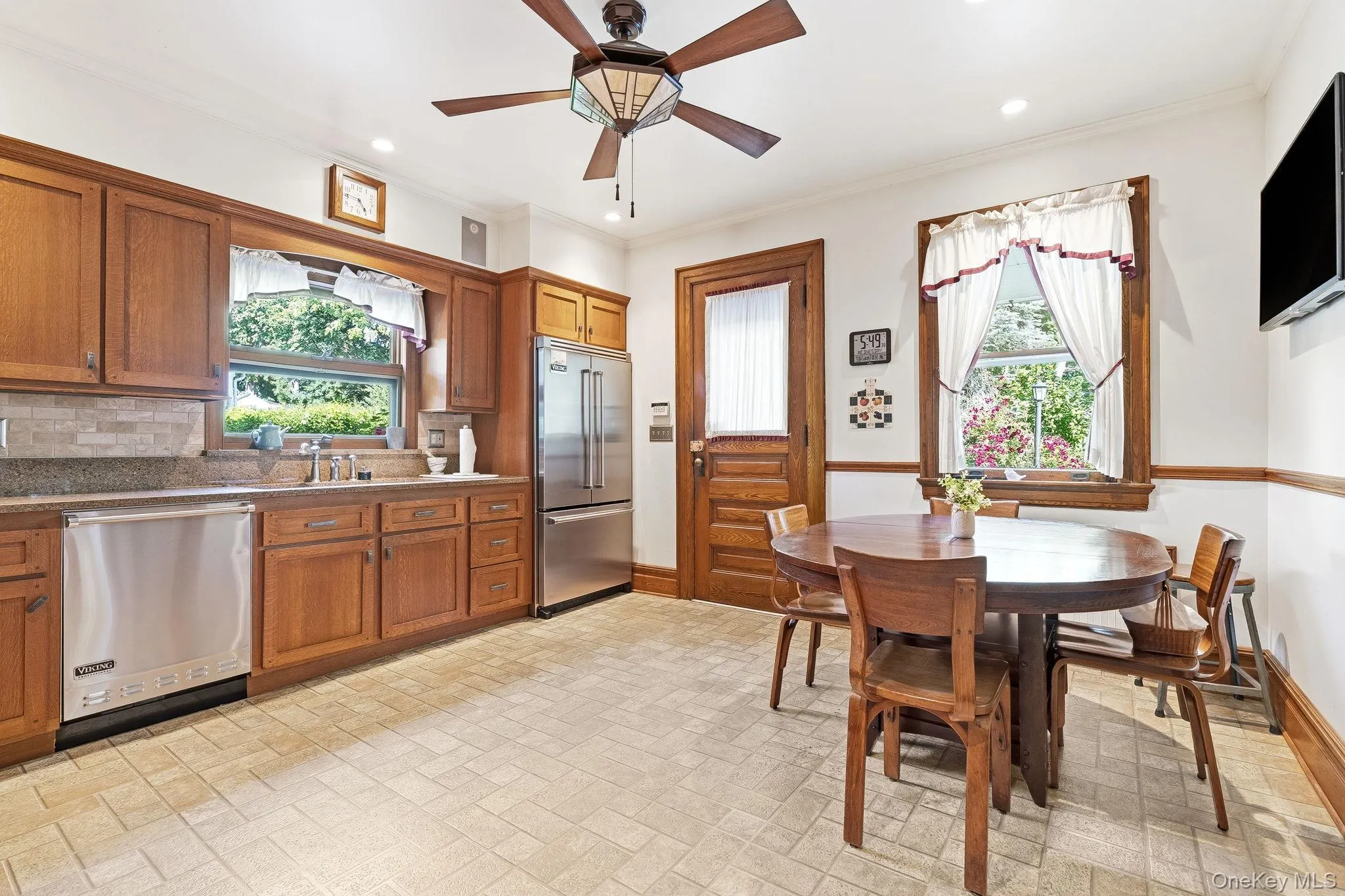 Thoughtfully designed with premium Viking appliances, granite counters, and abundant cabinetry. Thoughtfully designed with premium Viking appliances, granite counters, and abundant cabinetry.