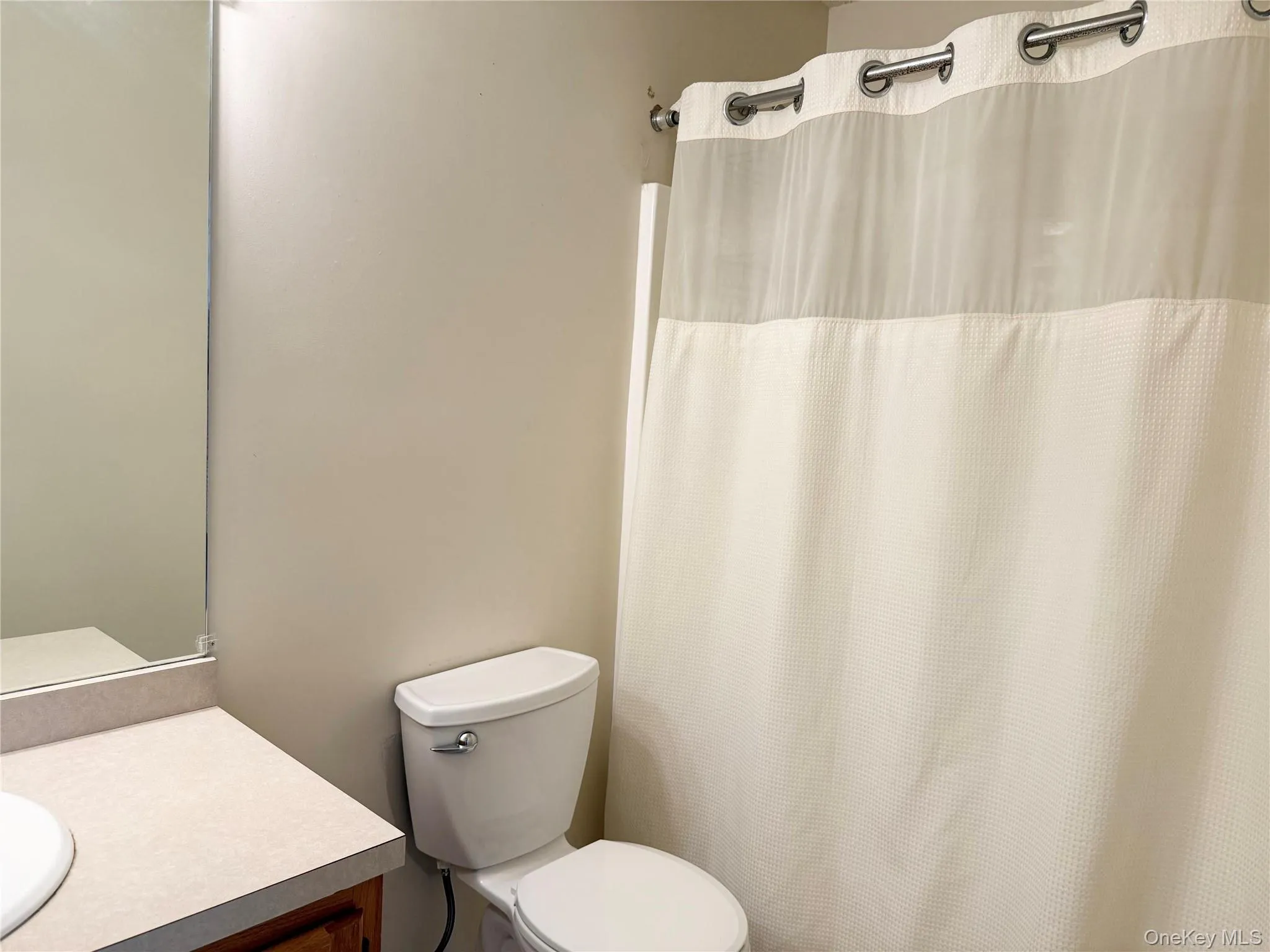 Ensuite has a tub with shower, Ensuite has a tub with shower,