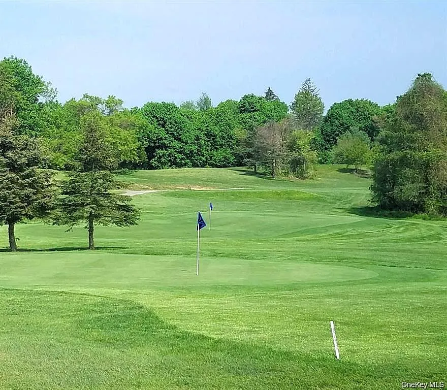 Dutcher Golf Course is a 9-hole beauty! this is the oldest public course in America. Dutcher Golf Course is a 9-hole beauty! this is the oldest public course in America.