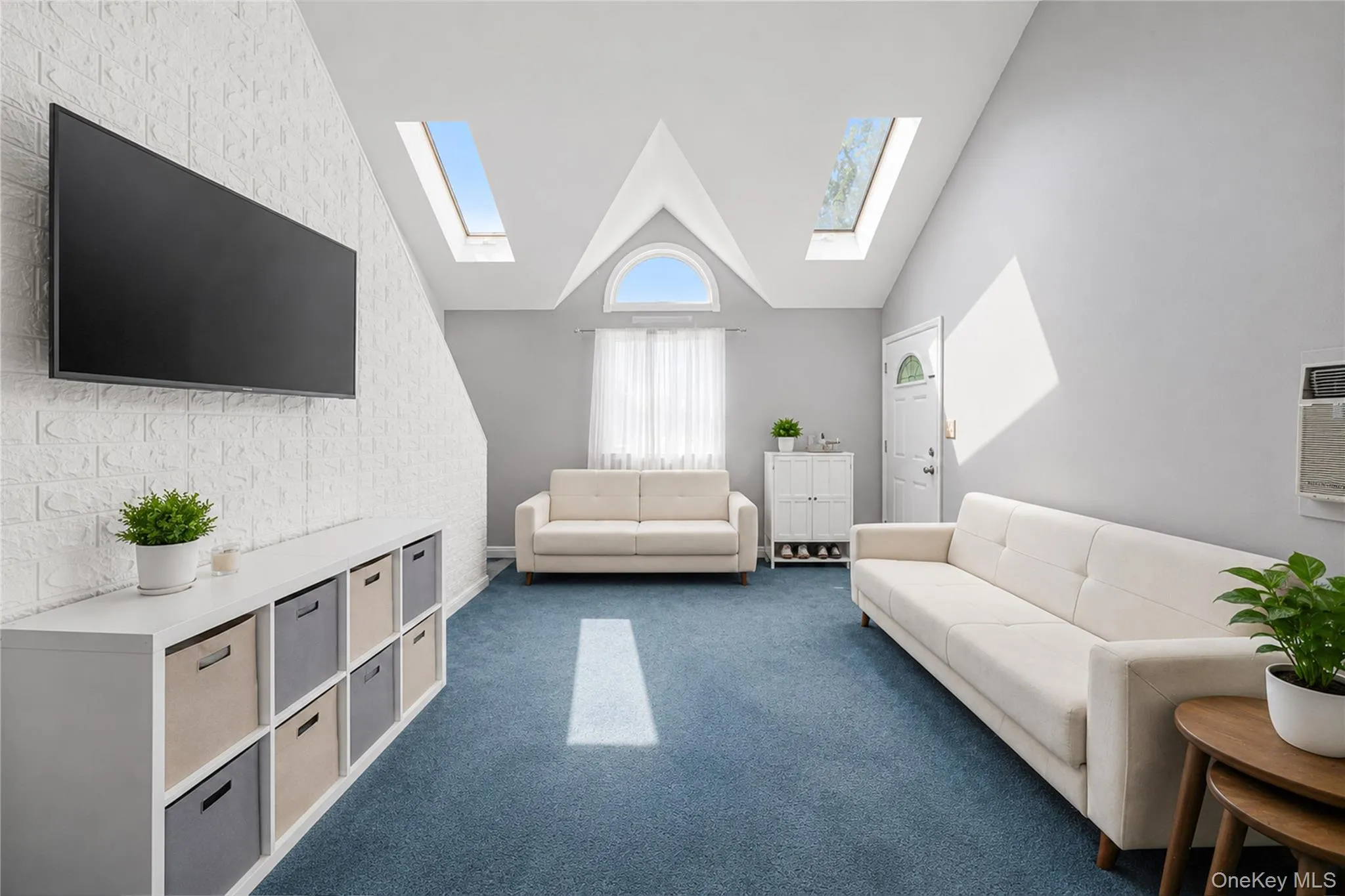 7 New Jersey Court, Huntington, NY, 6 Bedrooms Bedrooms, 11 Rooms Rooms,4 BathroomsBathrooms,Residential,For Rent,New Jersey,0,1003129 7 New Jersey Court, Huntington, NY, 6 Bedrooms Bedrooms, 11 Rooms Rooms,4 BathroomsBathrooms,Residential,For Rent,New Jersey,0,1003129