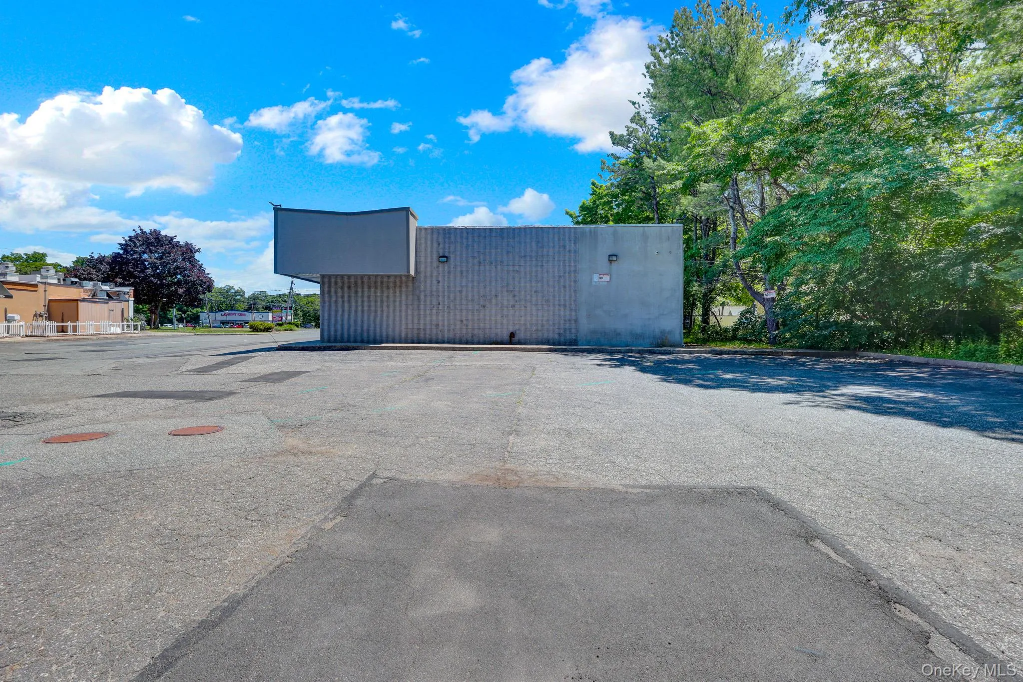 20 Middle Country Road, Brookhaven, NY, ,Commercial Lease,For Rent,Middle Country,0,1003131 20 Middle Country Road, Brookhaven, NY, ,Commercial Lease,For Rent,Middle Country,0,1003131