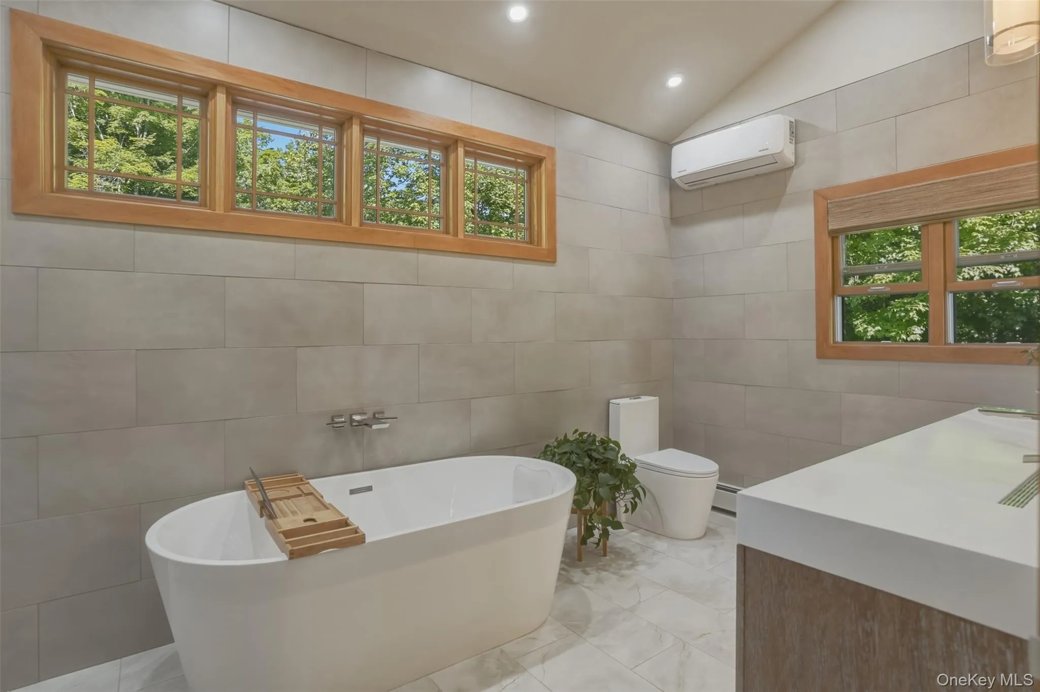 Primary Bathroom Tub Primary Bathroom Tub