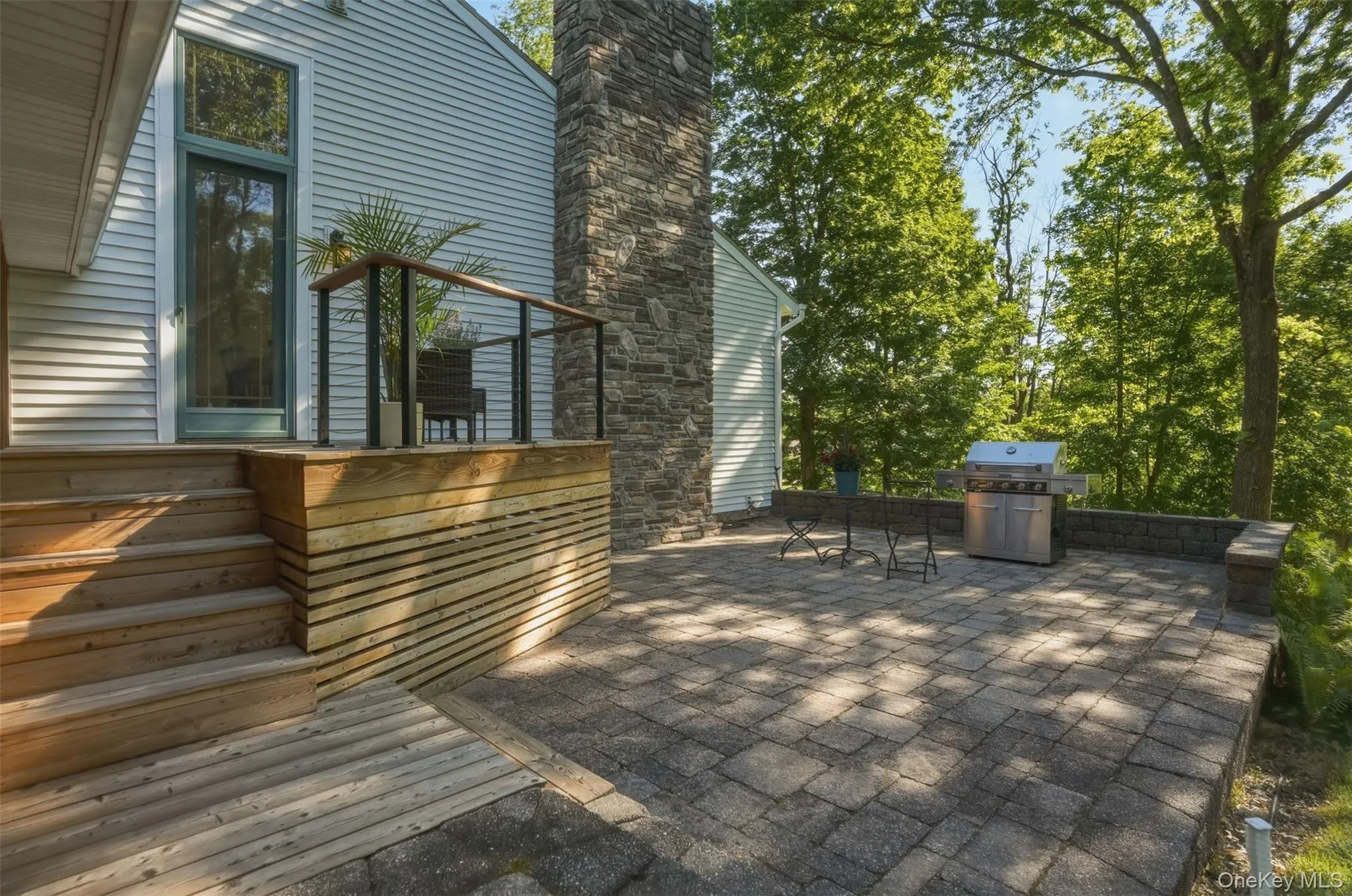 Patio area off of kitchen and dining area. Patio area off of kitchen and dining area.