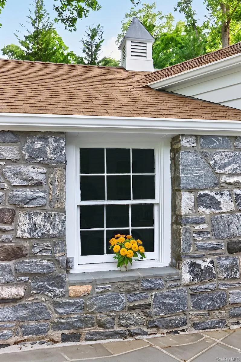 Beautiful stone garage Beautiful stone garage