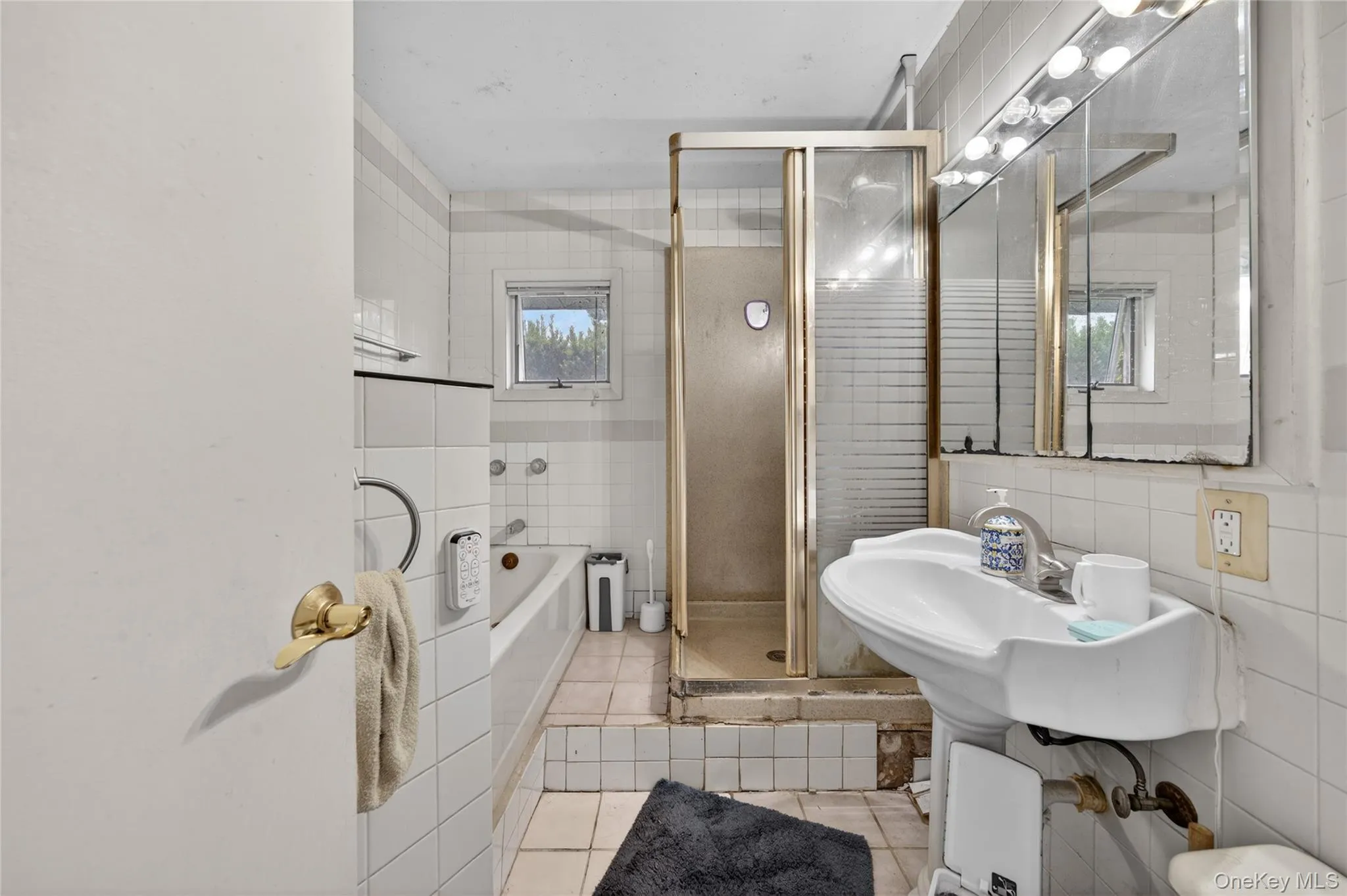 2 Dawn Lane, Oyster Bay, NY, 5 Bedrooms Bedrooms, 6 Rooms Rooms,2 BathroomsBathrooms,Residential,For Rent,Dawn,0,1003135 2 Dawn Lane, Oyster Bay, NY, 5 Bedrooms Bedrooms, 6 Rooms Rooms,2 BathroomsBathrooms,Residential,For Rent,Dawn,0,1003135