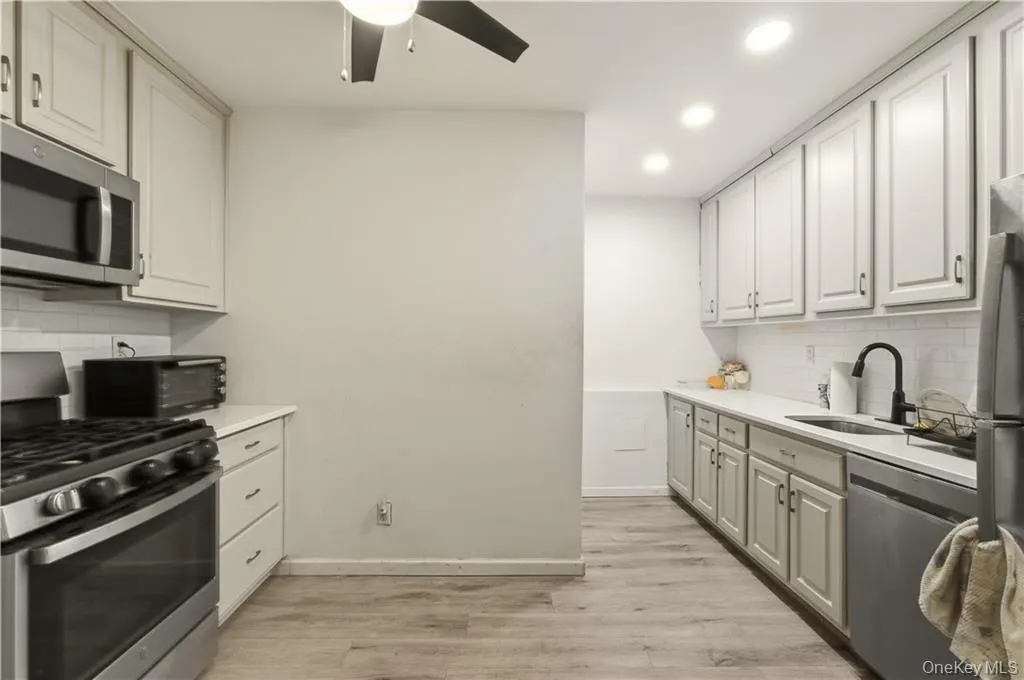 700 Shore Road, Long Beach, NY, 1 Bedroom Bedrooms, 3 Rooms Rooms,1 BathroomBathrooms,Residential,For Rent,Shore,0,KEY1003136 700 Shore Road, Long Beach, NY, 1 Bedroom Bedrooms, 3 Rooms Rooms,1 BathroomBathrooms,Residential,For Rent,Shore,0,KEY1003136