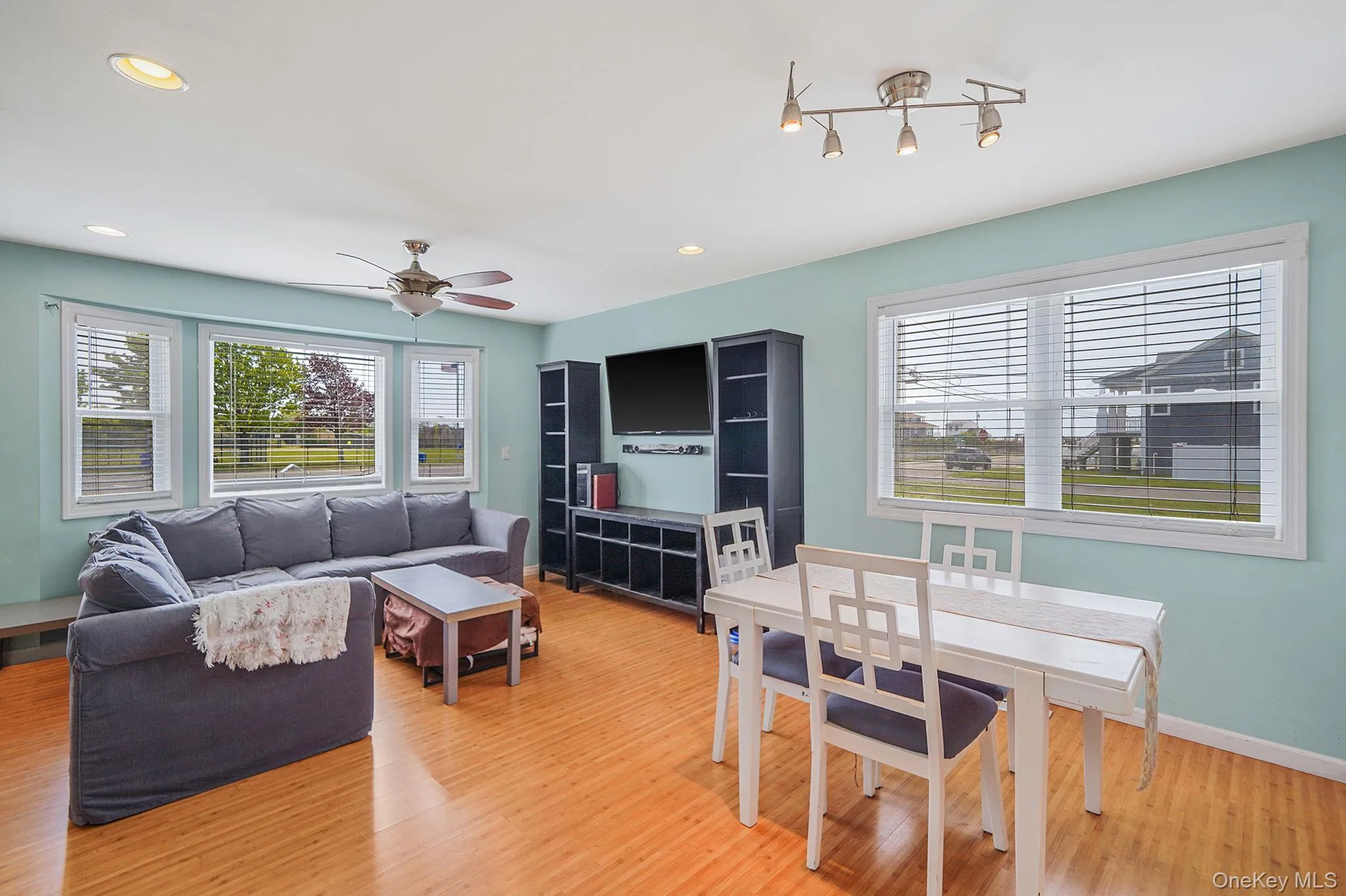 374 Rider Avenue, Brookhaven, NY, 2 Bedrooms Bedrooms, 5 Rooms Rooms,2 BathroomsBathrooms,Residential Sale,For Rent,Rider,0,1003141 374 Rider Avenue, Brookhaven, NY, 2 Bedrooms Bedrooms, 5 Rooms Rooms,2 BathroomsBathrooms,Residential Sale,For Rent,Rider,0,1003141