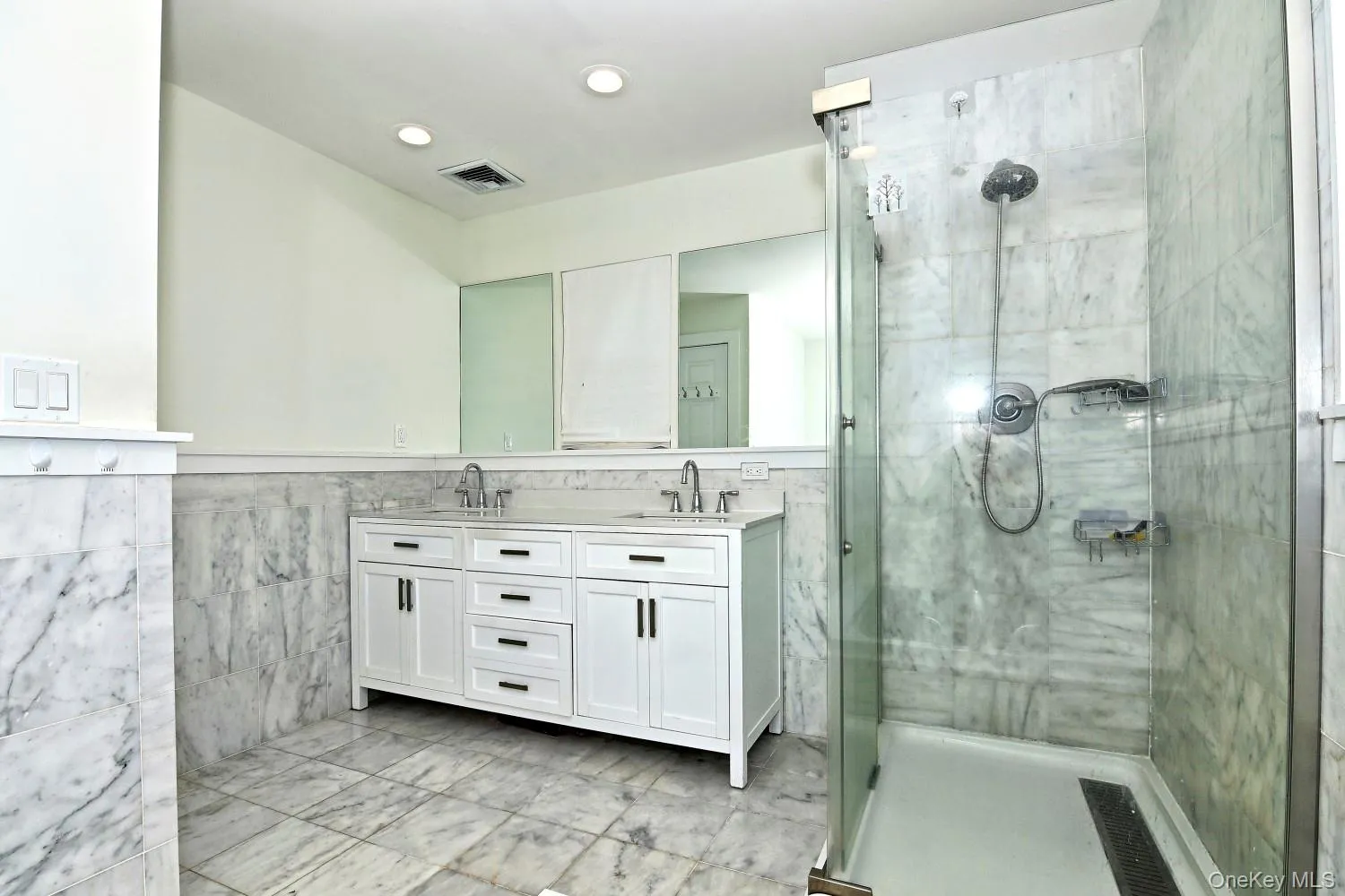 21 Sunset Avenue, Southampton, NY, 3 Bedrooms Bedrooms, 9 Rooms Rooms,3 BathroomsBathrooms,Residential,For Rent,Sunset,0,1003143 21 Sunset Avenue, Southampton, NY, 3 Bedrooms Bedrooms, 9 Rooms Rooms,3 BathroomsBathrooms,Residential,For Rent,Sunset,0,1003143