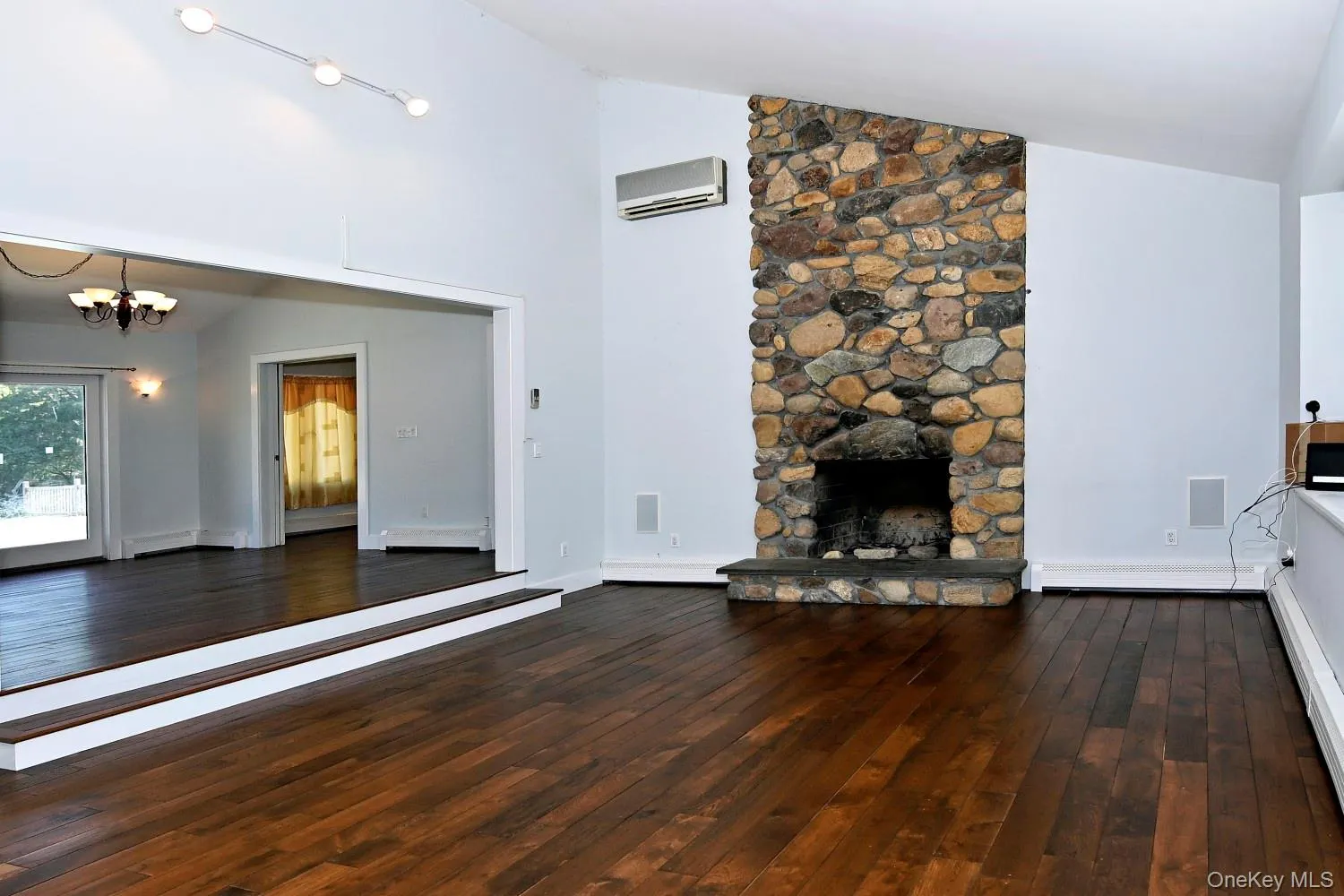 21 Sunset Avenue, Southampton, NY, 3 Bedrooms Bedrooms, 9 Rooms Rooms,3 BathroomsBathrooms,Residential,For Rent,Sunset,0,1003143 21 Sunset Avenue, Southampton, NY, 3 Bedrooms Bedrooms, 9 Rooms Rooms,3 BathroomsBathrooms,Residential,For Rent,Sunset,0,1003143