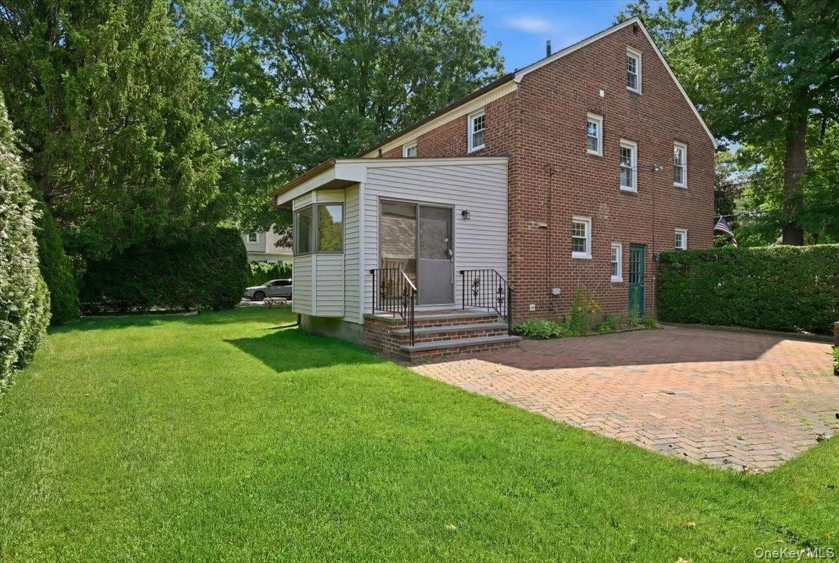 225 Crocus Avenue, Hempstead, NY, 3 Bedrooms Bedrooms, 7 Rooms Rooms,2 BathroomsBathrooms,Residential,For Rent,Crocus,0,1003146 225 Crocus Avenue, Hempstead, NY, 3 Bedrooms Bedrooms, 7 Rooms Rooms,2 BathroomsBathrooms,Residential,For Rent,Crocus,0,1003146