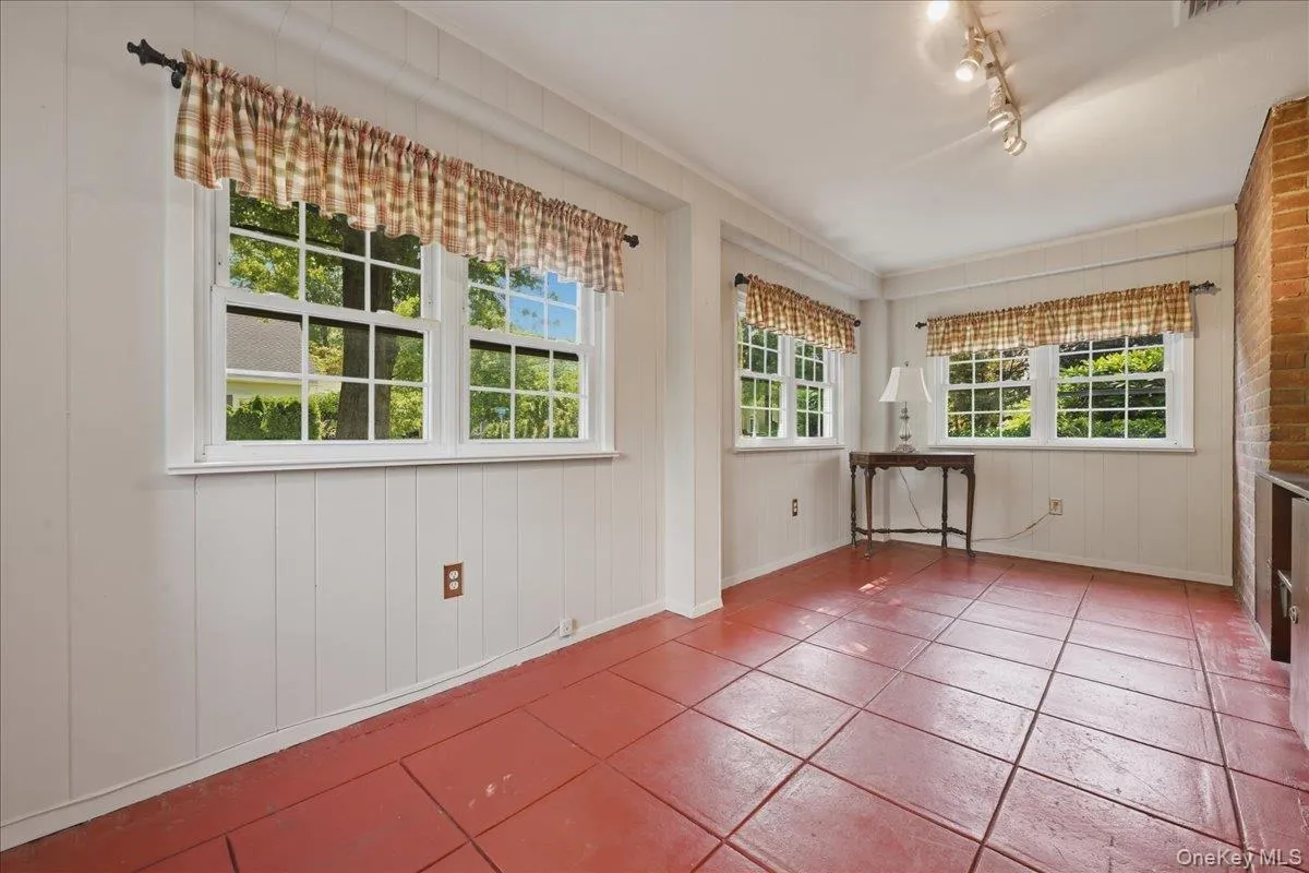 225 Crocus Avenue, Hempstead, NY, 3 Bedrooms Bedrooms, 7 Rooms Rooms,2 BathroomsBathrooms,Residential,For Rent,Crocus,0,1003146 225 Crocus Avenue, Hempstead, NY, 3 Bedrooms Bedrooms, 7 Rooms Rooms,2 BathroomsBathrooms,Residential,For Rent,Crocus,0,1003146
