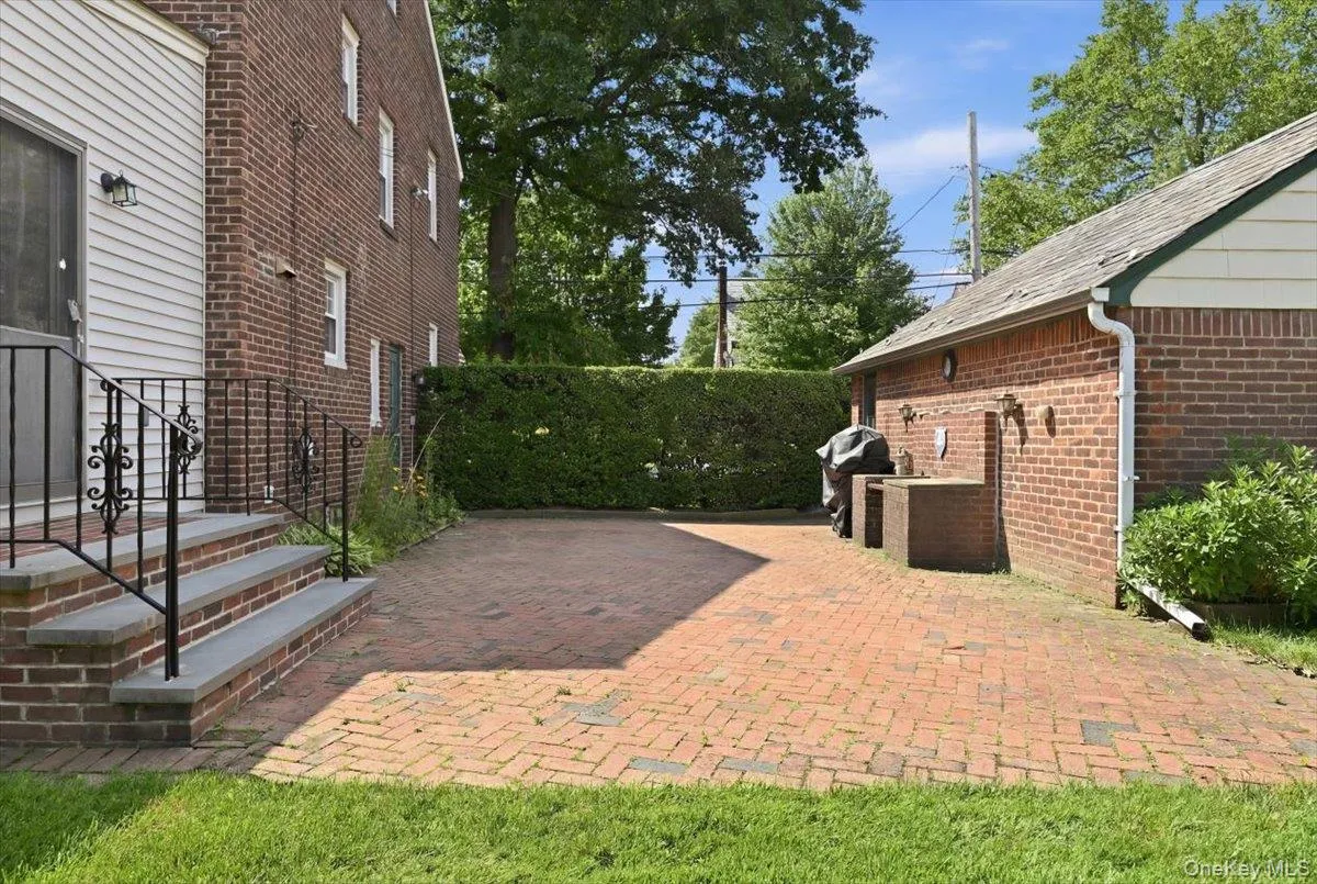 225 Crocus Avenue, Hempstead, NY, 3 Bedrooms Bedrooms, 7 Rooms Rooms,2 BathroomsBathrooms,Residential,For Rent,Crocus,0,1003146 225 Crocus Avenue, Hempstead, NY, 3 Bedrooms Bedrooms, 7 Rooms Rooms,2 BathroomsBathrooms,Residential,For Rent,Crocus,0,1003146