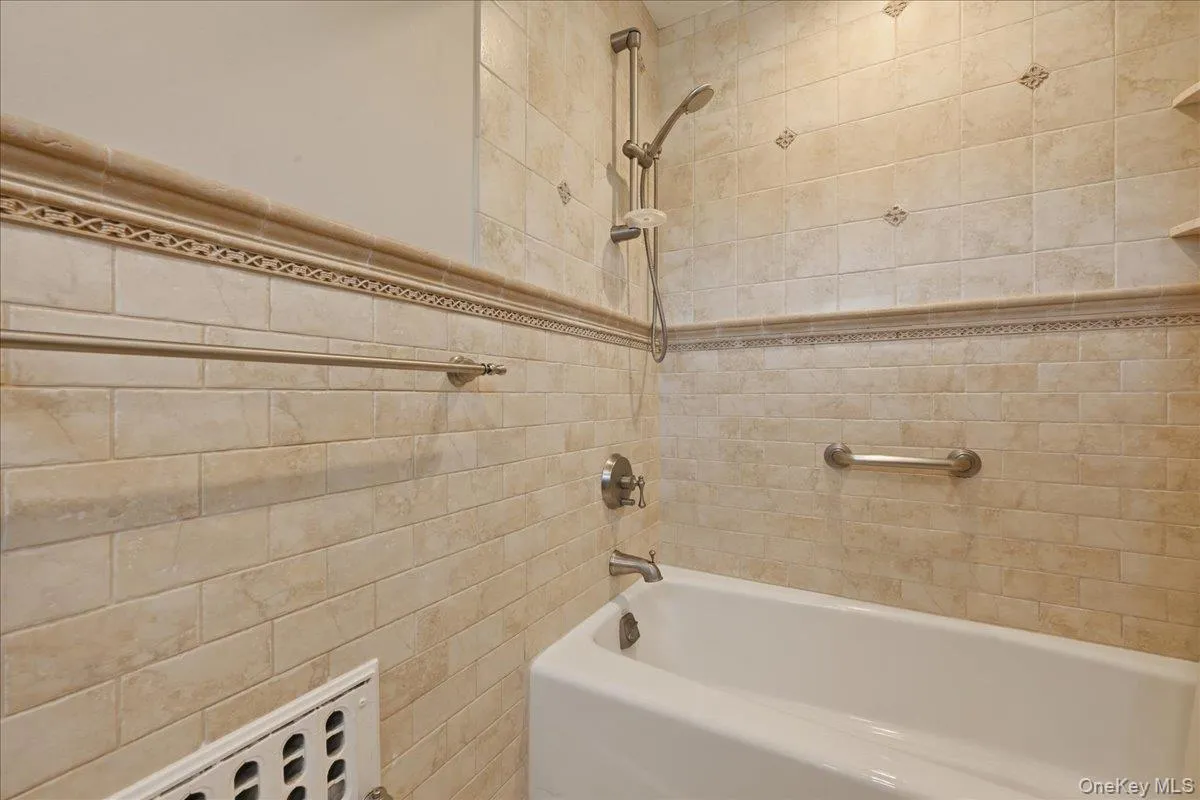 225 Crocus Avenue, Hempstead, NY, 3 Bedrooms Bedrooms, 7 Rooms Rooms,2 BathroomsBathrooms,Residential,For Rent,Crocus,0,1003146 225 Crocus Avenue, Hempstead, NY, 3 Bedrooms Bedrooms, 7 Rooms Rooms,2 BathroomsBathrooms,Residential,For Rent,Crocus,0,1003146