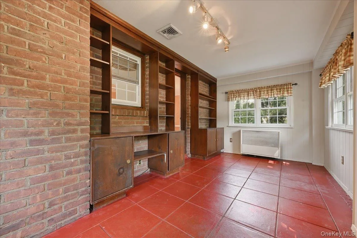 225 Crocus Avenue, Hempstead, NY, 3 Bedrooms Bedrooms, 7 Rooms Rooms,2 BathroomsBathrooms,Residential,For Rent,Crocus,0,1003146 225 Crocus Avenue, Hempstead, NY, 3 Bedrooms Bedrooms, 7 Rooms Rooms,2 BathroomsBathrooms,Residential,For Rent,Crocus,0,1003146