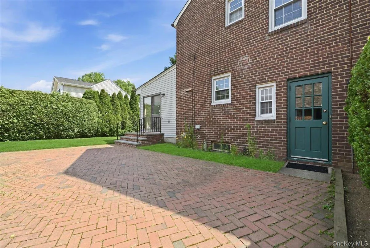 225 Crocus Avenue, Hempstead, NY, 3 Bedrooms Bedrooms, 7 Rooms Rooms,2 BathroomsBathrooms,Residential,For Rent,Crocus,0,1003146 225 Crocus Avenue, Hempstead, NY, 3 Bedrooms Bedrooms, 7 Rooms Rooms,2 BathroomsBathrooms,Residential,For Rent,Crocus,0,1003146