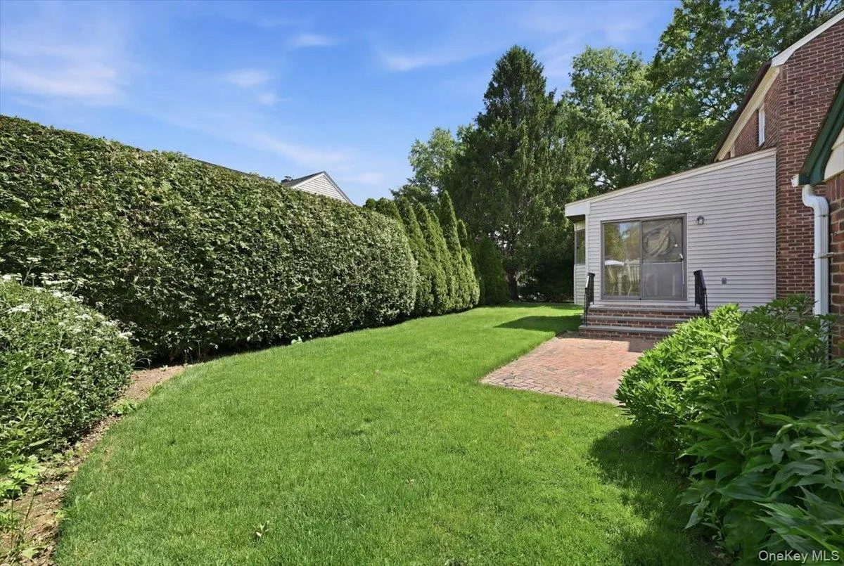 225 Crocus Avenue, Hempstead, NY, 3 Bedrooms Bedrooms, 7 Rooms Rooms,2 BathroomsBathrooms,Residential,For Rent,Crocus,0,1003146 225 Crocus Avenue, Hempstead, NY, 3 Bedrooms Bedrooms, 7 Rooms Rooms,2 BathroomsBathrooms,Residential,For Rent,Crocus,0,1003146