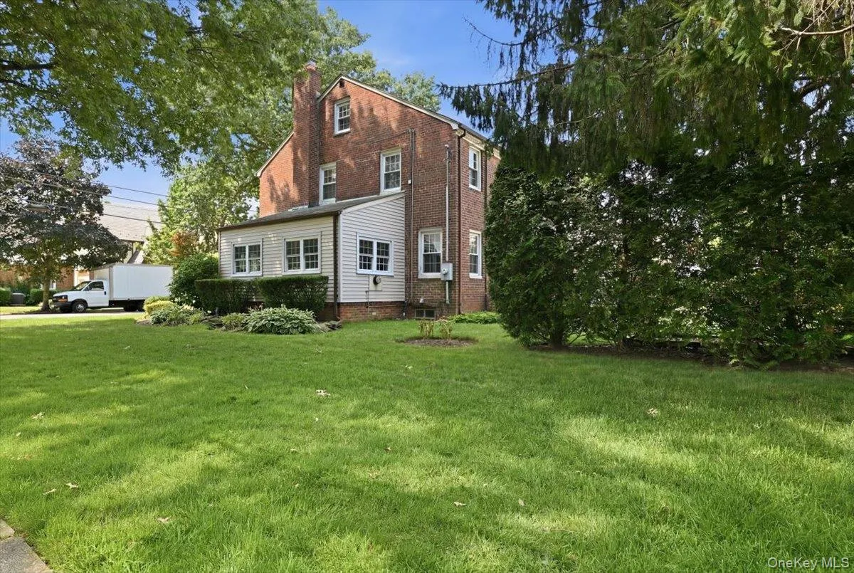 225 Crocus Avenue, Hempstead, NY, 3 Bedrooms Bedrooms, 7 Rooms Rooms,2 BathroomsBathrooms,Residential,For Rent,Crocus,0,1003146 225 Crocus Avenue, Hempstead, NY, 3 Bedrooms Bedrooms, 7 Rooms Rooms,2 BathroomsBathrooms,Residential,For Rent,Crocus,0,1003146