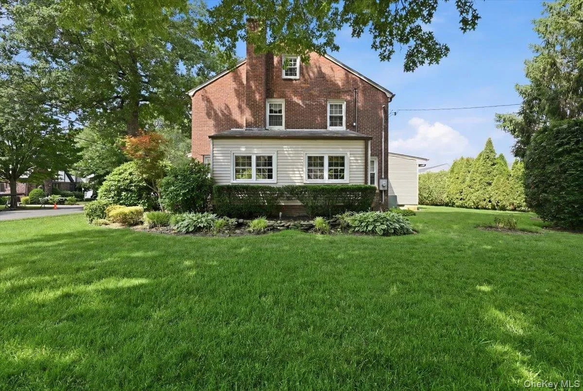 225 Crocus Avenue, Hempstead, NY, 3 Bedrooms Bedrooms, 7 Rooms Rooms,2 BathroomsBathrooms,Residential,For Rent,Crocus,0,1003146 225 Crocus Avenue, Hempstead, NY, 3 Bedrooms Bedrooms, 7 Rooms Rooms,2 BathroomsBathrooms,Residential,For Rent,Crocus,0,1003146