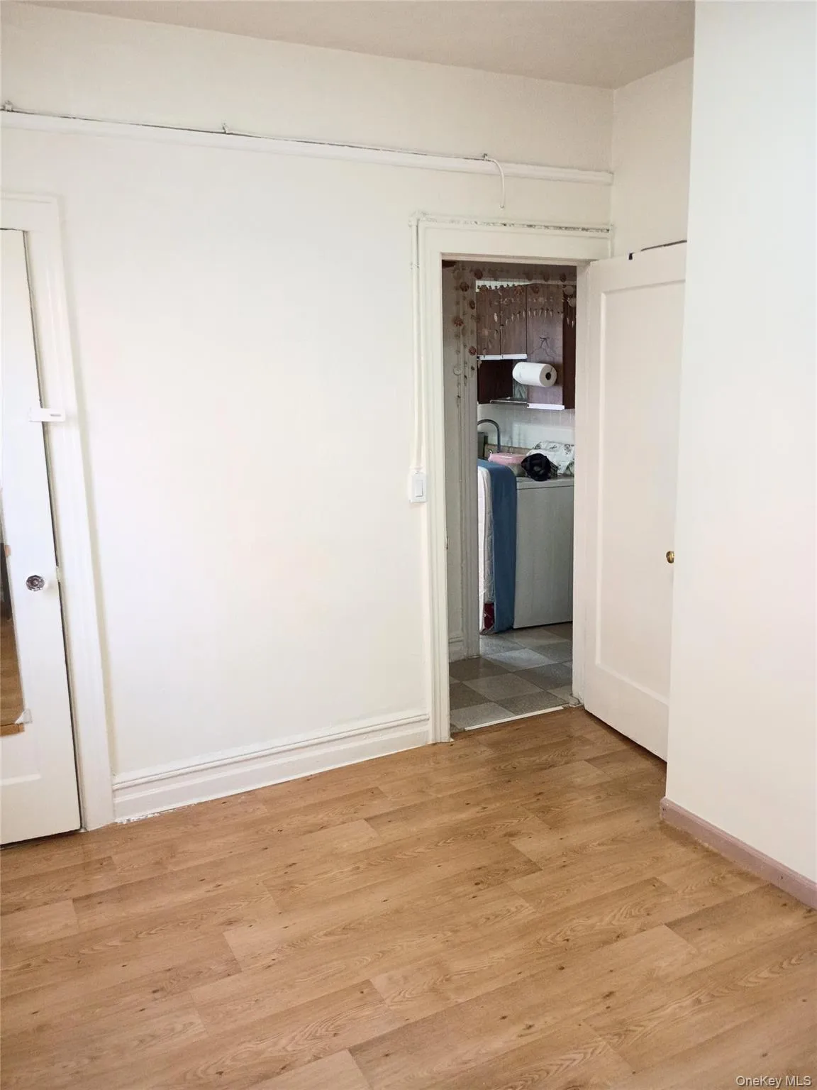4012 73rd Street, New York, NY, 1 Bedroom Bedrooms, 4 Rooms Rooms,1 BathroomBathrooms,Residential,For Rent,73rd,0,1003150 4012 73rd Street, New York, NY, 1 Bedroom Bedrooms, 4 Rooms Rooms,1 BathroomBathrooms,Residential,For Rent,73rd,0,1003150
