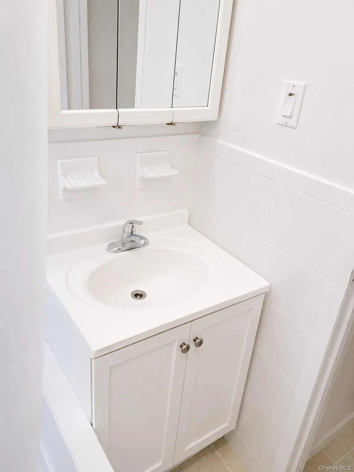 4012 73rd Street, New York, NY, 1 Bedroom Bedrooms, 4 Rooms Rooms,1 BathroomBathrooms,Residential,For Rent,73rd,0,1003150 4012 73rd Street, New York, NY, 1 Bedroom Bedrooms, 4 Rooms Rooms,1 BathroomBathrooms,Residential,For Rent,73rd,0,1003150