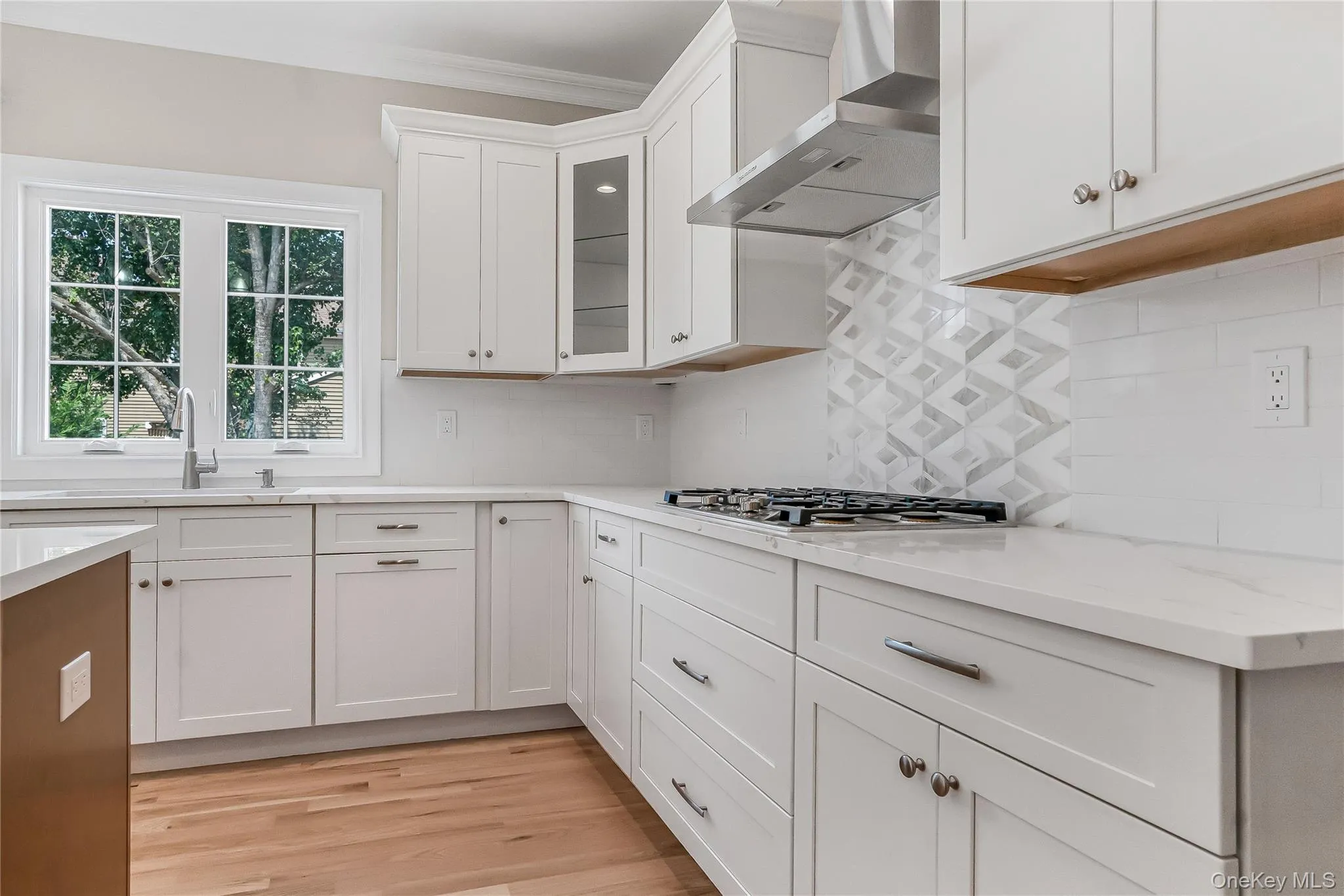Photos for workmanship. There is a different backsplash on this house Photos for workmanship. There is a different backsplash on this house