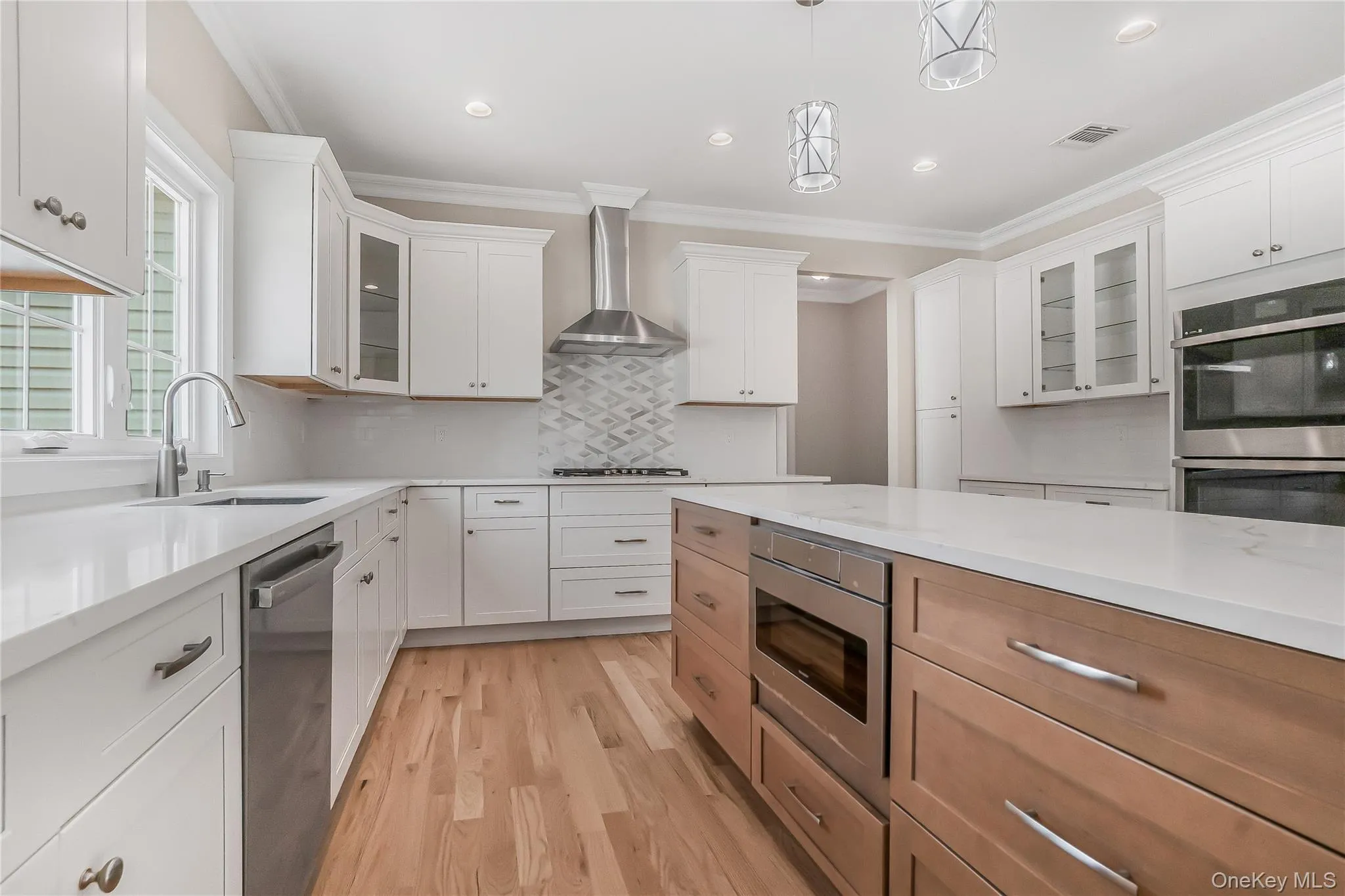 Photos for workmanship. There is a different backsplash on this house Photos for workmanship. There is a different backsplash on this house