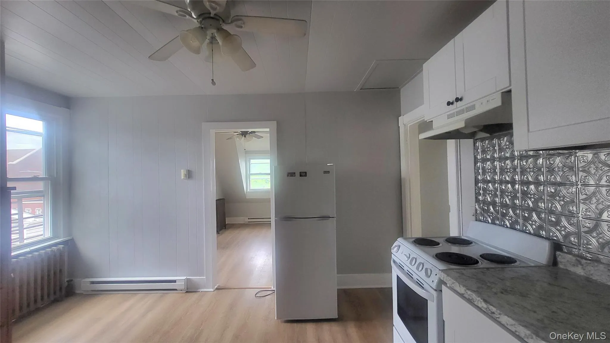 238 Church Street, Poughkeepsie, NY, 2 Rooms Rooms,1 BathroomBathrooms,Residential Lease,For Rent,Church,0,1003158 238 Church Street, Poughkeepsie, NY, 2 Rooms Rooms,1 BathroomBathrooms,Residential Lease,For Rent,Church,0,1003158