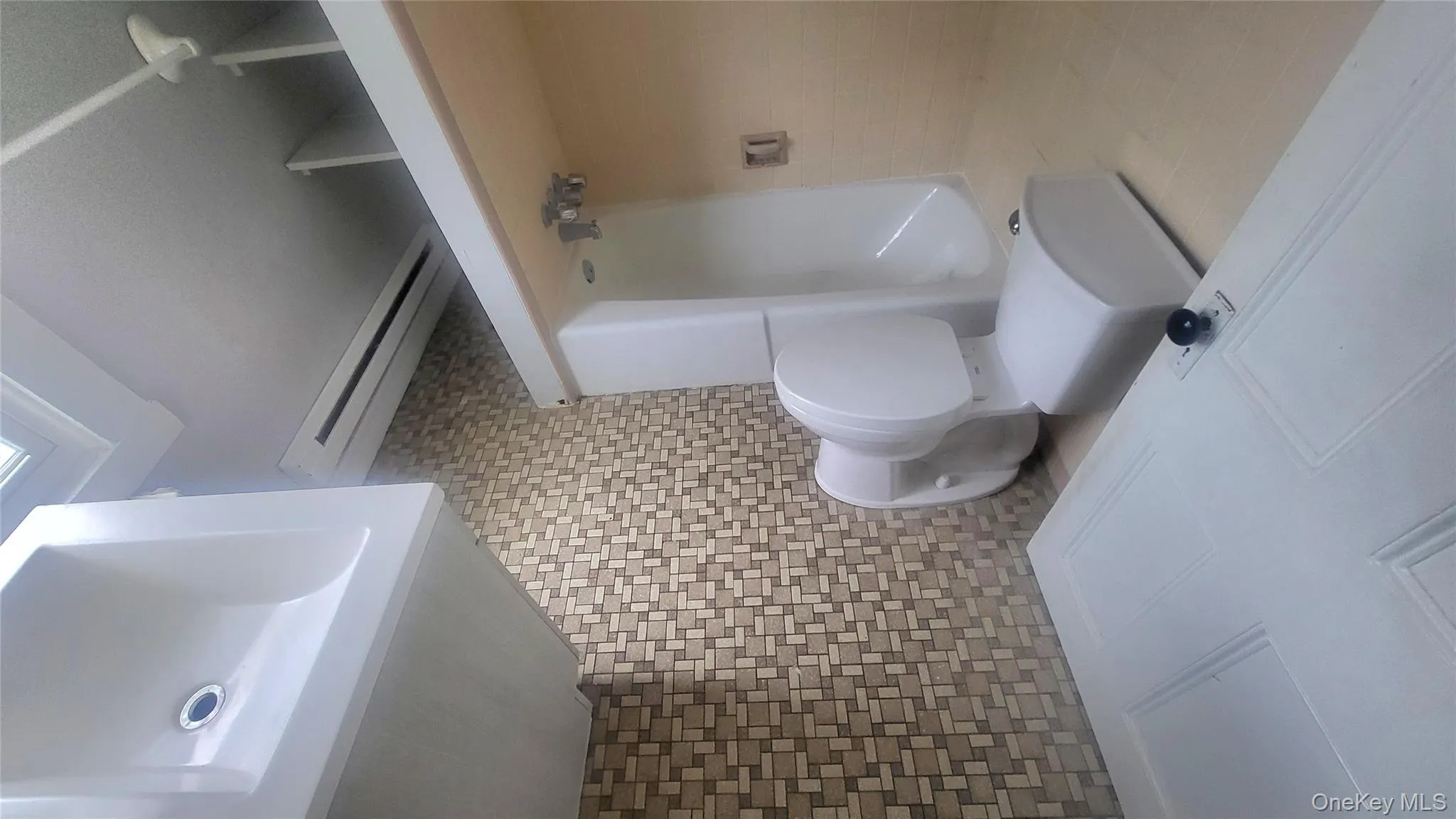 238 Church Street, Poughkeepsie, NY, 2 Rooms Rooms,1 BathroomBathrooms,Residential Lease,For Rent,Church,0,1003158 238 Church Street, Poughkeepsie, NY, 2 Rooms Rooms,1 BathroomBathrooms,Residential Lease,For Rent,Church,0,1003158