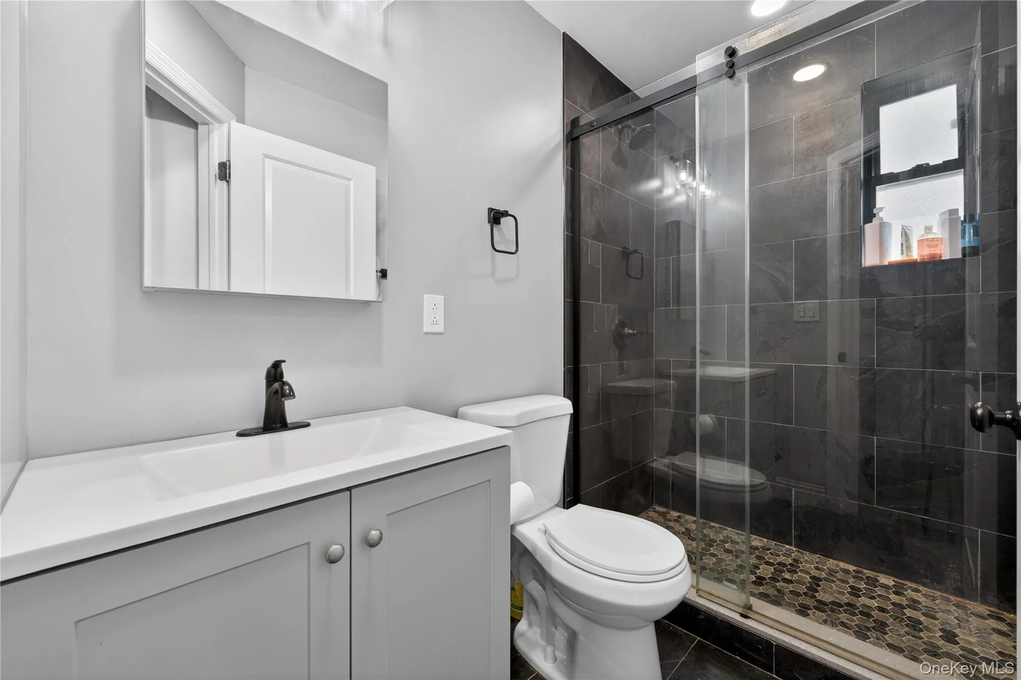 56-21 Douglastion Parkway, New York, NY, 3 Bedrooms Bedrooms, 6 Rooms Rooms,1 BathroomBathrooms,Residential,For Rent,Douglastion,0,1003160 56-21 Douglastion Parkway, New York, NY, 3 Bedrooms Bedrooms, 6 Rooms Rooms,1 BathroomBathrooms,Residential,For Rent,Douglastion,0,1003160