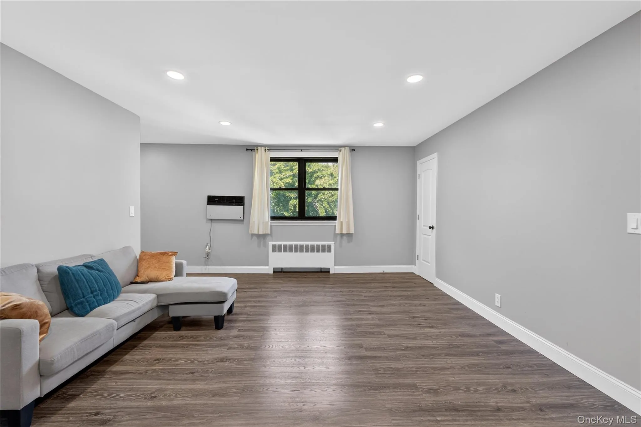 56-21 Douglastion Parkway, New York, NY, 3 Bedrooms Bedrooms, 6 Rooms Rooms,1 BathroomBathrooms,Residential,For Rent,Douglastion,0,1003160 56-21 Douglastion Parkway, New York, NY, 3 Bedrooms Bedrooms, 6 Rooms Rooms,1 BathroomBathrooms,Residential,For Rent,Douglastion,0,1003160