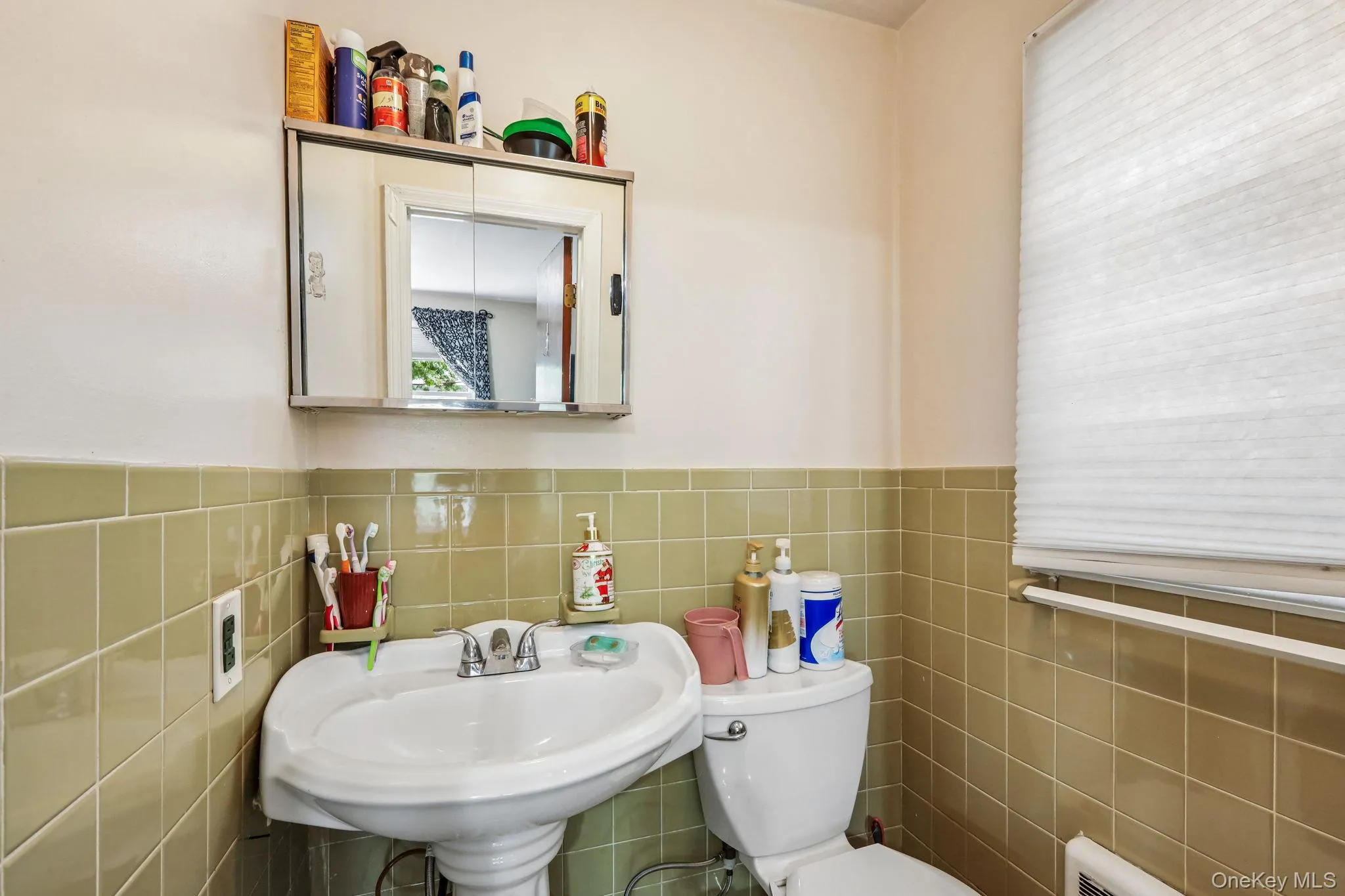583 Bellevue Avenue, Yonkers, NY, 3 Bedrooms Bedrooms, 6 Rooms Rooms,1 BathroomBathrooms,Residential Lease,For Rent,Bellevue,0,1003161 583 Bellevue Avenue, Yonkers, NY, 3 Bedrooms Bedrooms, 6 Rooms Rooms,1 BathroomBathrooms,Residential Lease,For Rent,Bellevue,0,1003161