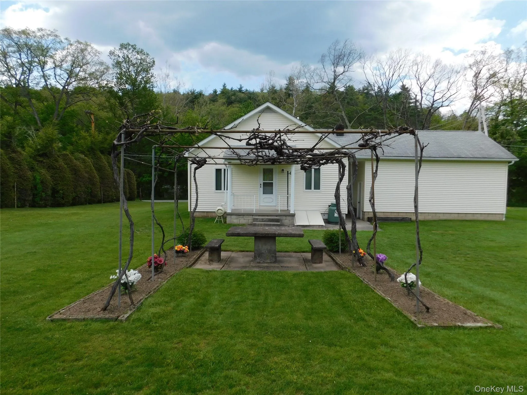 81 Sportsman Rd, Wawarsing, NY, 3 Bedrooms Bedrooms, 7 Rooms Rooms,1 BathroomBathrooms,Residential,For Rent,Sportsman Rd,0,1003162 81 Sportsman Rd, Wawarsing, NY, 3 Bedrooms Bedrooms, 7 Rooms Rooms,1 BathroomBathrooms,Residential,For Rent,Sportsman Rd,0,1003162