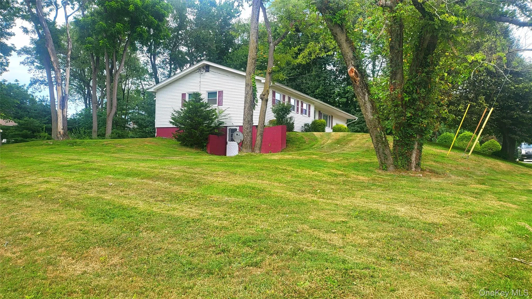 Ranch home on a corner lo Ranch home on a corner lo