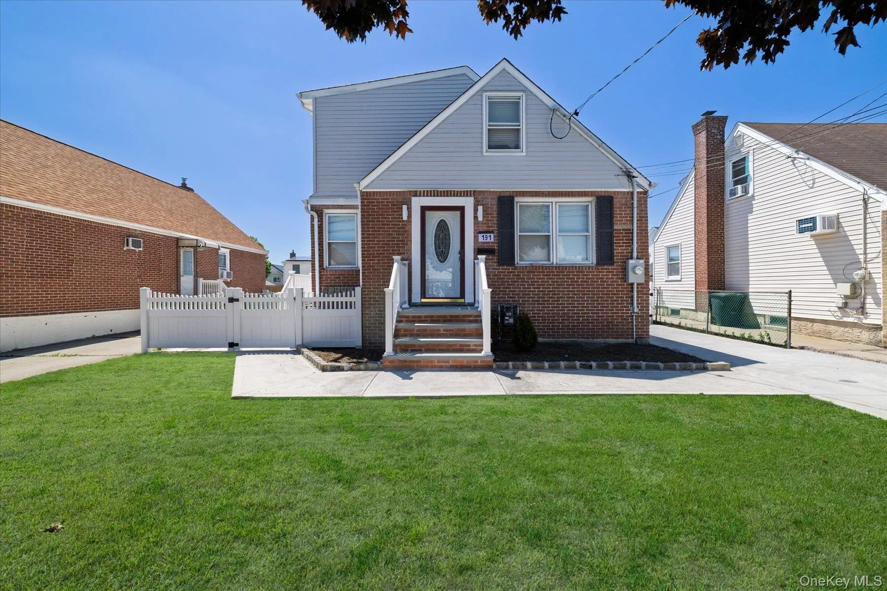 191 Raff Avenue, Hempstead, NY, 3 Bedrooms Bedrooms, 7 Rooms Rooms,2 BathroomsBathrooms,Residential Lease,For Rent,Raff,0,1003169 191 Raff Avenue, Hempstead, NY, 3 Bedrooms Bedrooms, 7 Rooms Rooms,2 BathroomsBathrooms,Residential Lease,For Rent,Raff,0,1003169