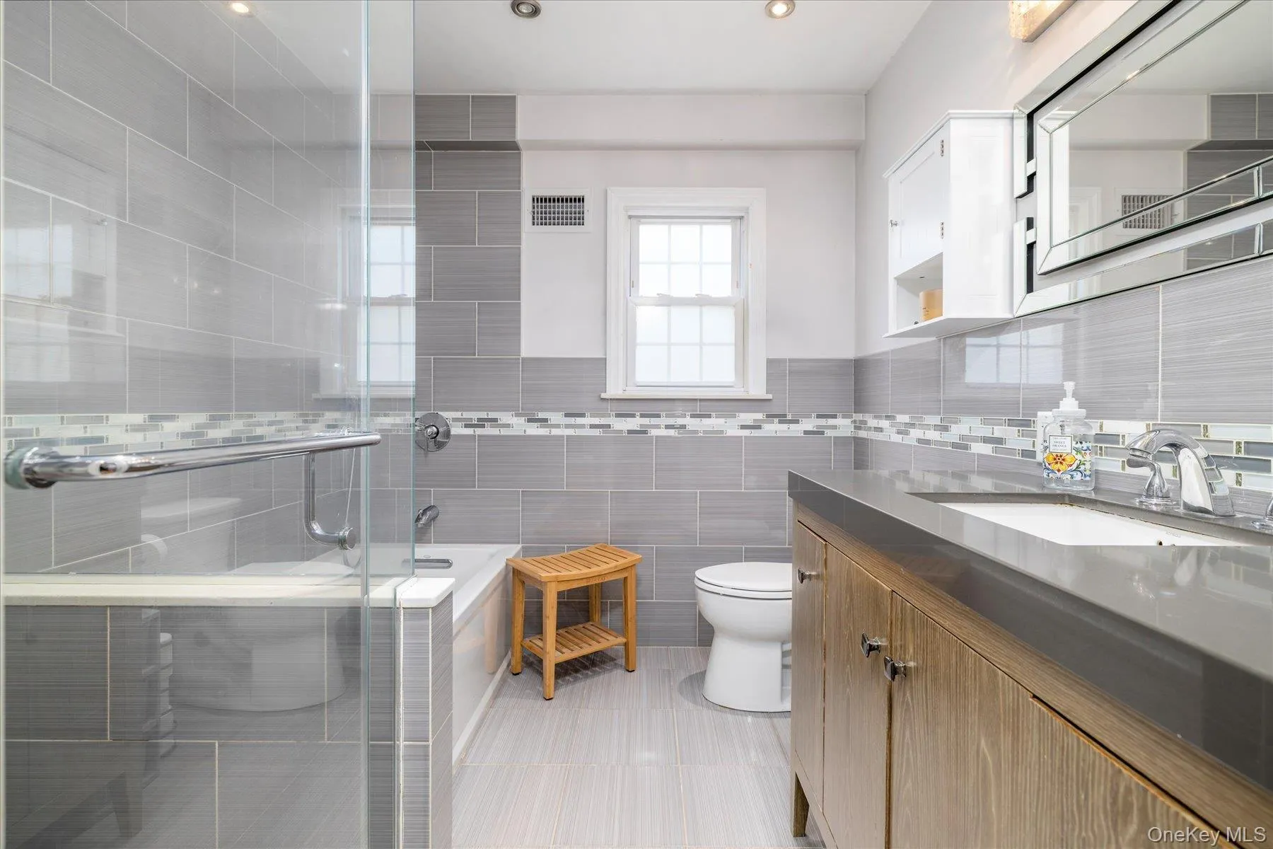 2445 Columbus Avenue, Hempstead, NY, 3 Bedrooms Bedrooms, 7 Rooms Rooms,2 BathroomsBathrooms,Residential,For Rent,Columbus,0,1003171 2445 Columbus Avenue, Hempstead, NY, 3 Bedrooms Bedrooms, 7 Rooms Rooms,2 BathroomsBathrooms,Residential,For Rent,Columbus,0,1003171