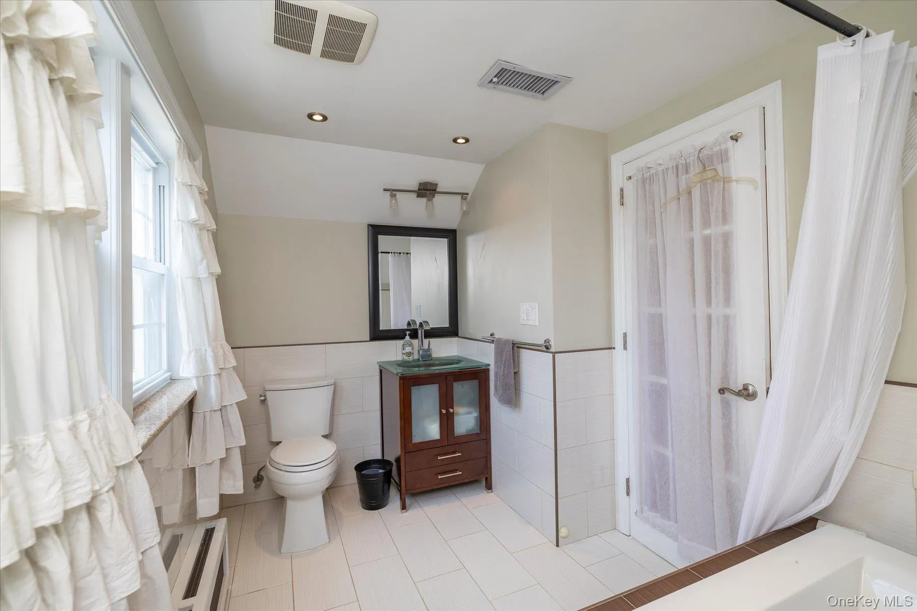 2445 Columbus Avenue, Hempstead, NY, 3 Bedrooms Bedrooms, 7 Rooms Rooms,2 BathroomsBathrooms,Residential,For Rent,Columbus,0,1003171 2445 Columbus Avenue, Hempstead, NY, 3 Bedrooms Bedrooms, 7 Rooms Rooms,2 BathroomsBathrooms,Residential,For Rent,Columbus,0,1003171