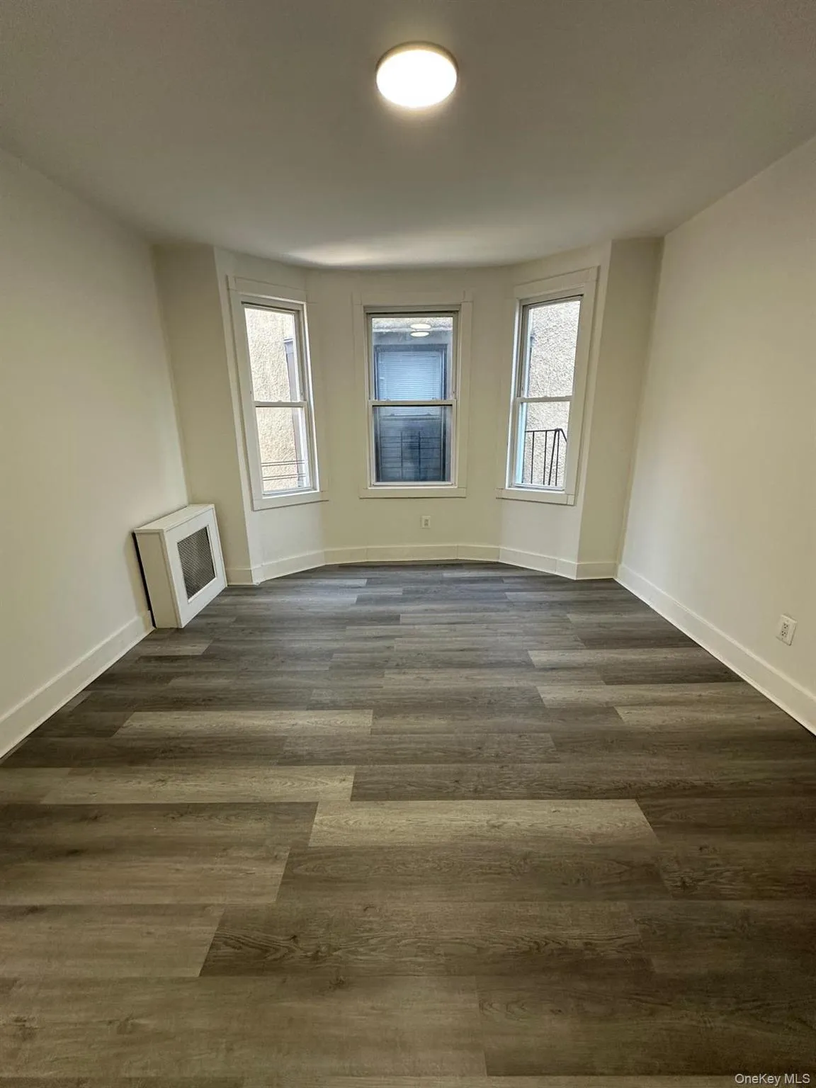 2384 Valentine Avenue, New York, NY, 5 Bedrooms Bedrooms, 7 Rooms Rooms,1 BathroomBathrooms,Residential Lease,For Rent,Valentine,0,1003178 2384 Valentine Avenue, New York, NY, 5 Bedrooms Bedrooms, 7 Rooms Rooms,1 BathroomBathrooms,Residential Lease,For Rent,Valentine,0,1003178