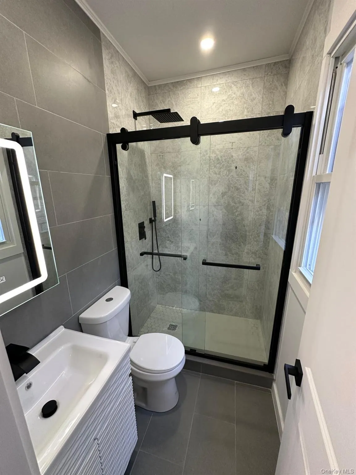 2384 Valentine Avenue, New York, NY, 5 Bedrooms Bedrooms, 7 Rooms Rooms,1 BathroomBathrooms,Residential Lease,For Rent,Valentine,0,1003178 2384 Valentine Avenue, New York, NY, 5 Bedrooms Bedrooms, 7 Rooms Rooms,1 BathroomBathrooms,Residential Lease,For Rent,Valentine,0,1003178