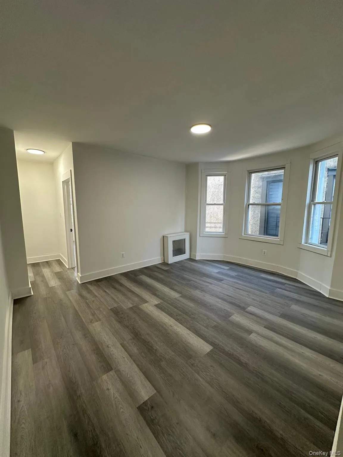 2384 Valentine Avenue, New York, NY, 5 Bedrooms Bedrooms, 7 Rooms Rooms,1 BathroomBathrooms,Residential Lease,For Rent,Valentine,0,1003178 2384 Valentine Avenue, New York, NY, 5 Bedrooms Bedrooms, 7 Rooms Rooms,1 BathroomBathrooms,Residential Lease,For Rent,Valentine,0,1003178